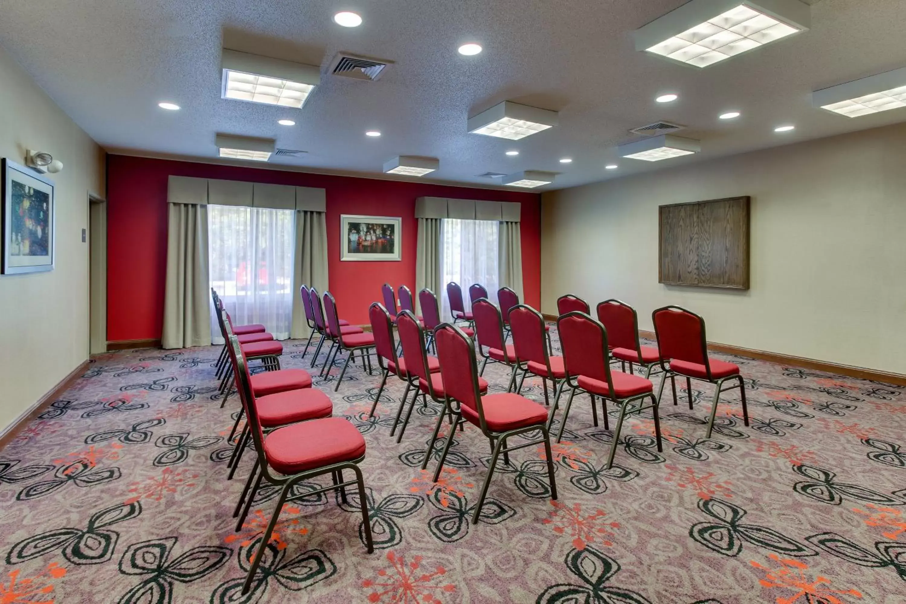 Meeting/conference room in Holiday Inn Express Hotel & Suites Lancaster-Lititz, an IHG Hotel