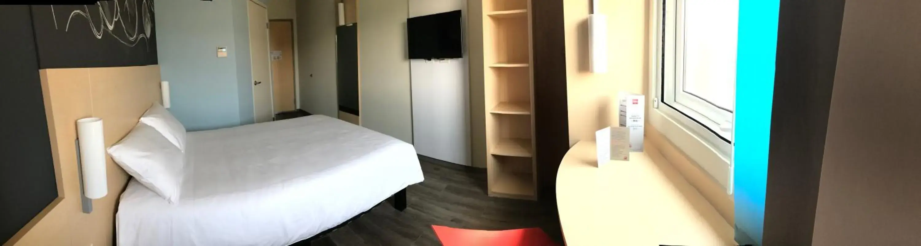 Bedroom, Bed in ibis Irapuato