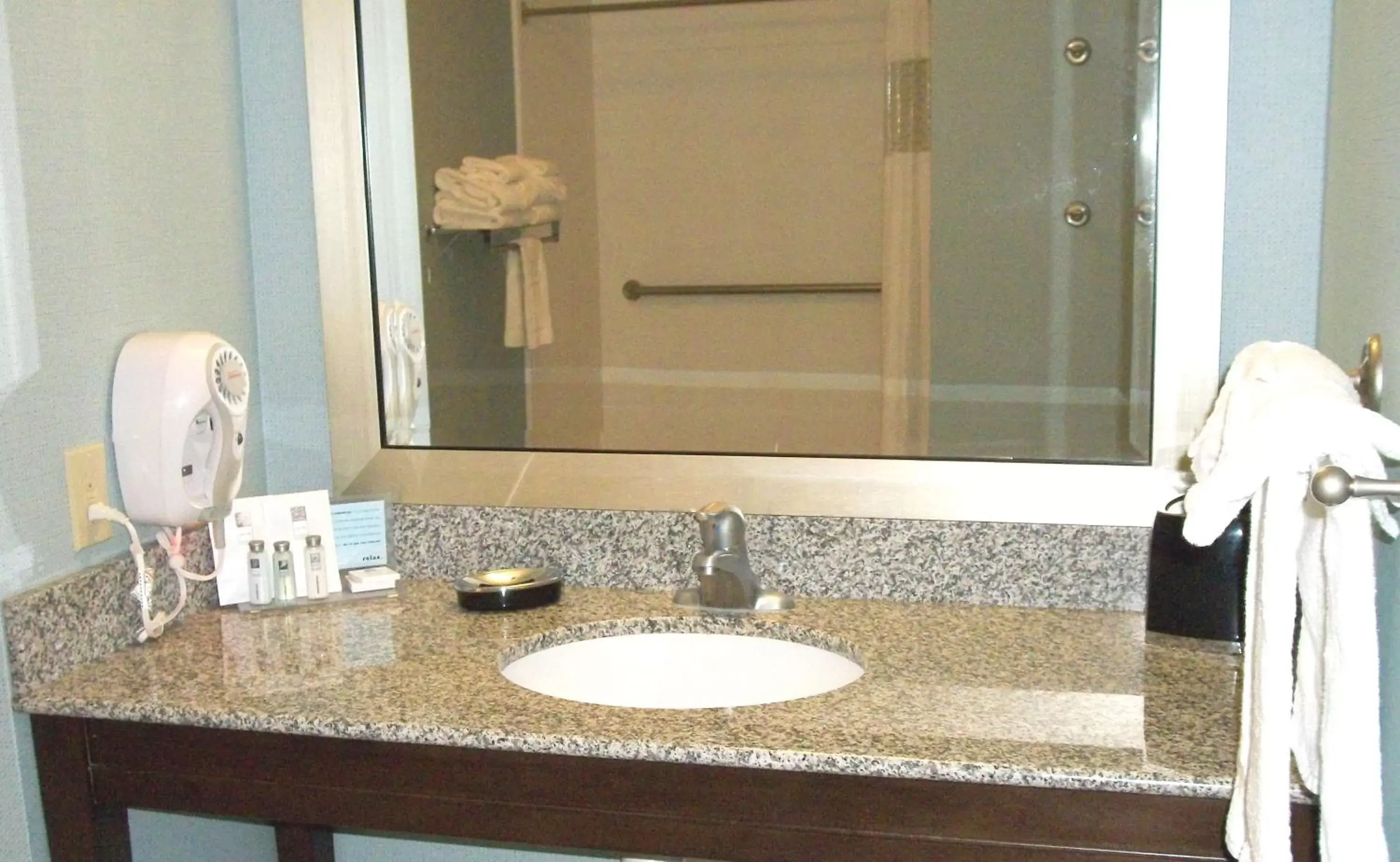 Bathroom in Hampton Inn & Suites Manteca