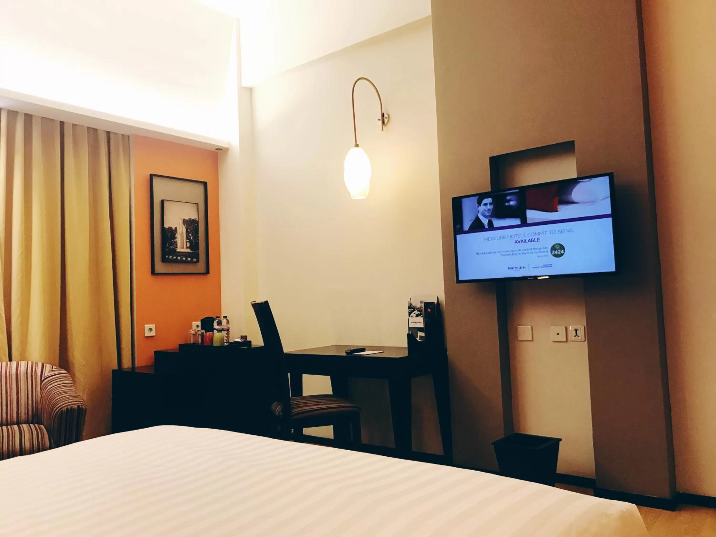 Bedroom, Bed in Mercure Surabaya Grand Mirama