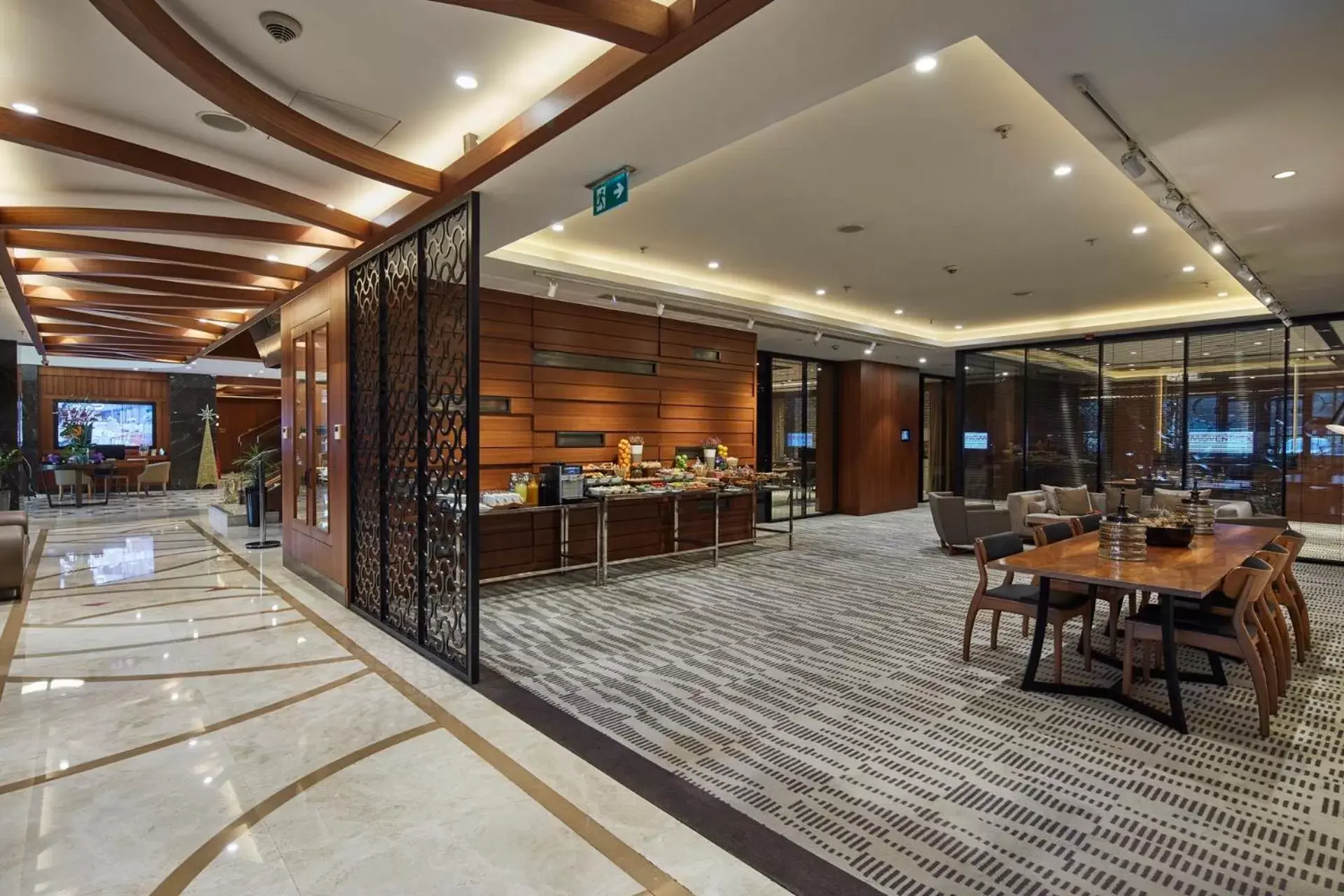 Restaurant/places to eat in Mövenpick Istanbul Hotel Golden Horn