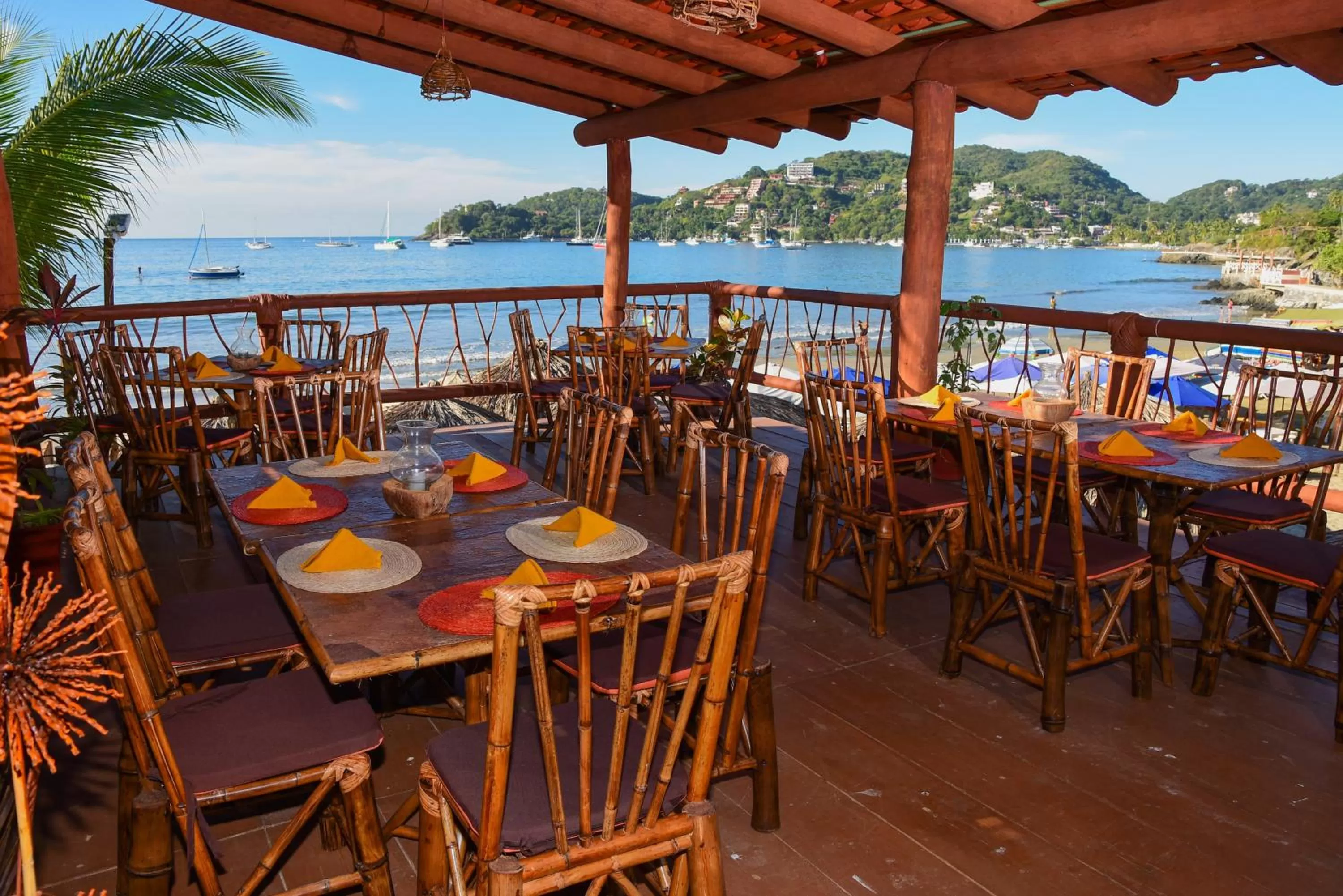 Restaurant/places to eat in Arena Suites