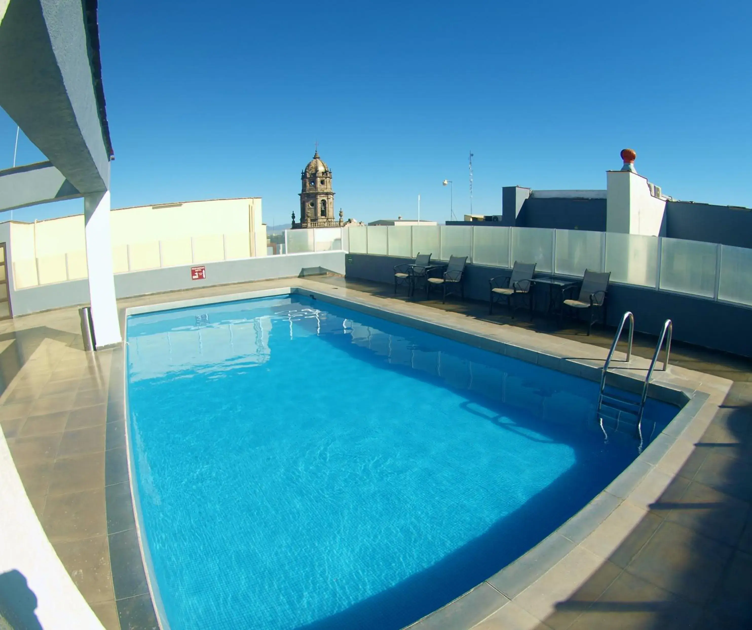 Swimming Pool in Roma Guadalajara in downtown