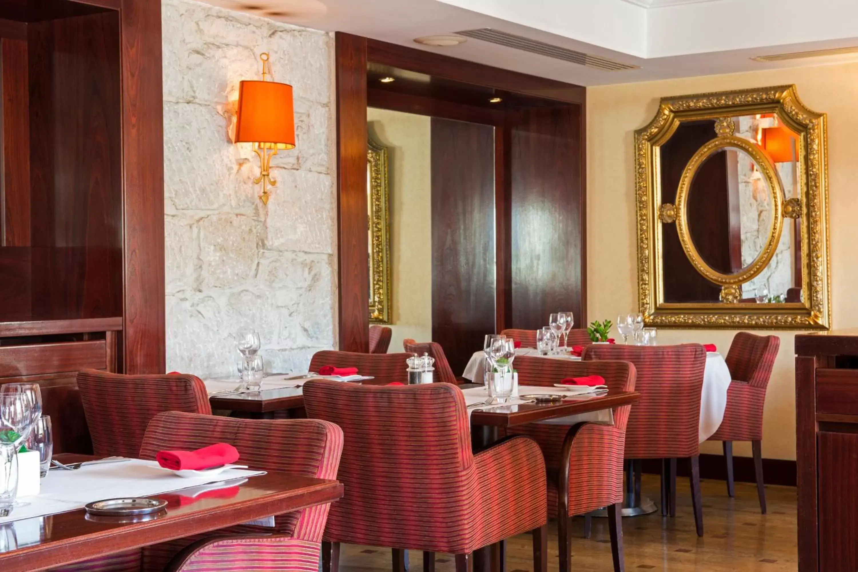 Restaurant/places to eat in Hotel Aston La Scala