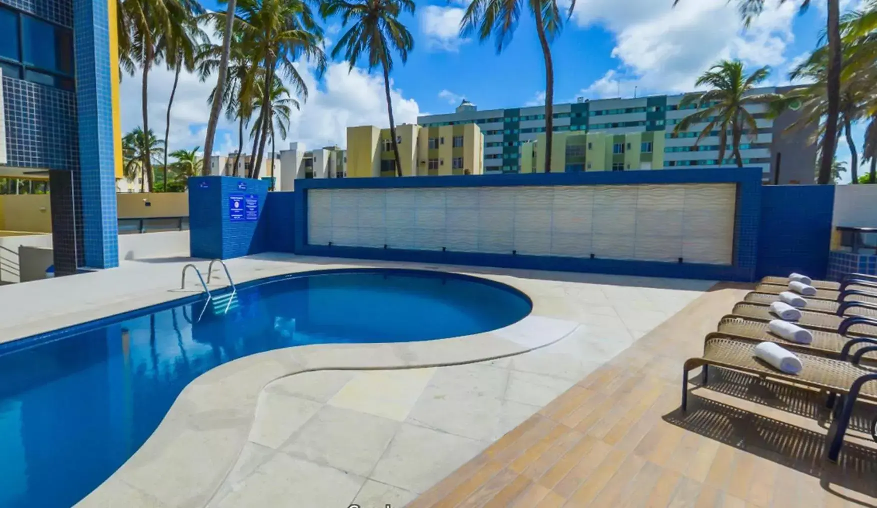 Balcony/Terrace, Swimming Pool in Hotel Reymar Express