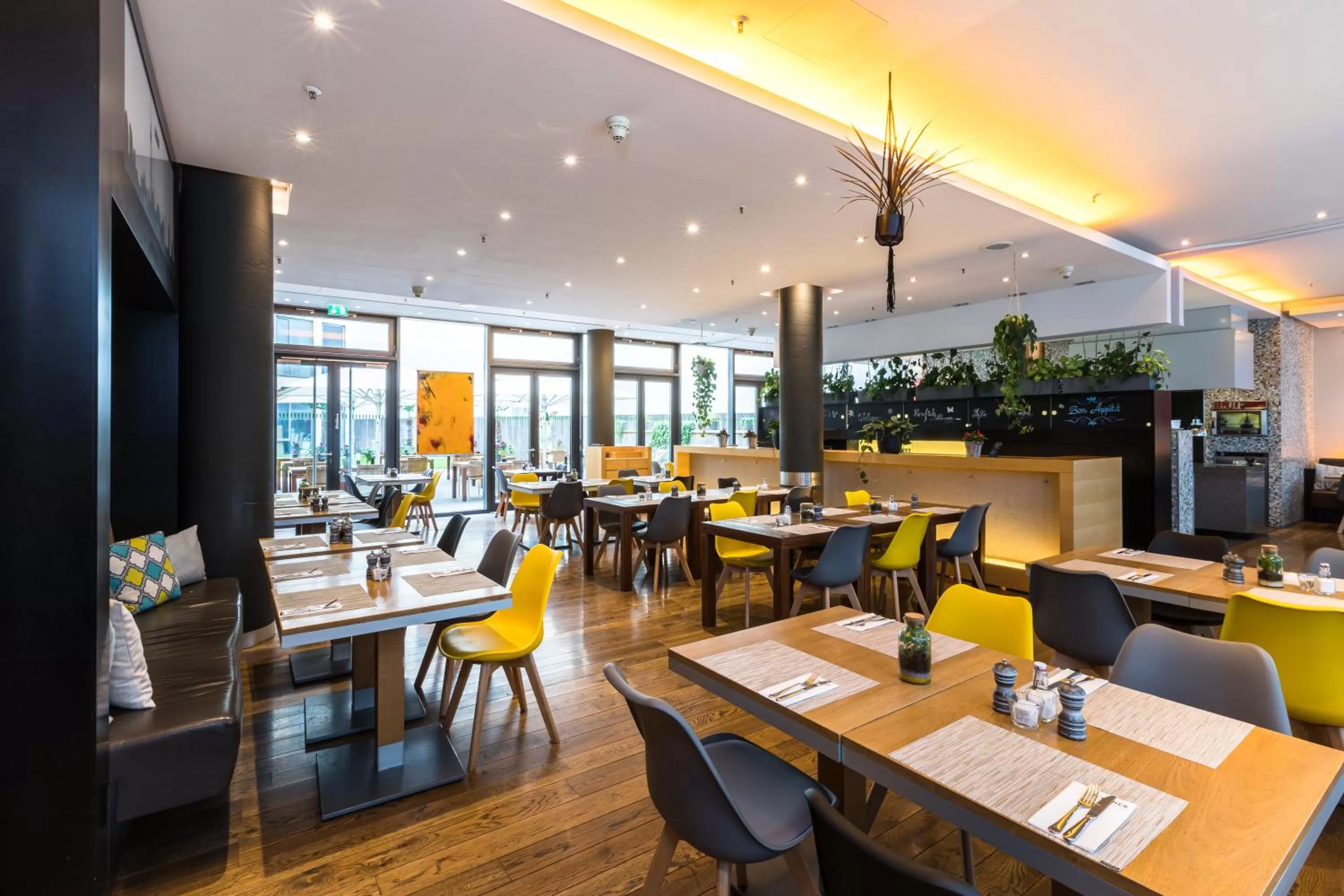 Restaurant/places to eat in Lindner Hotel Berlin Ku'damm, part of JdV by Hyatt