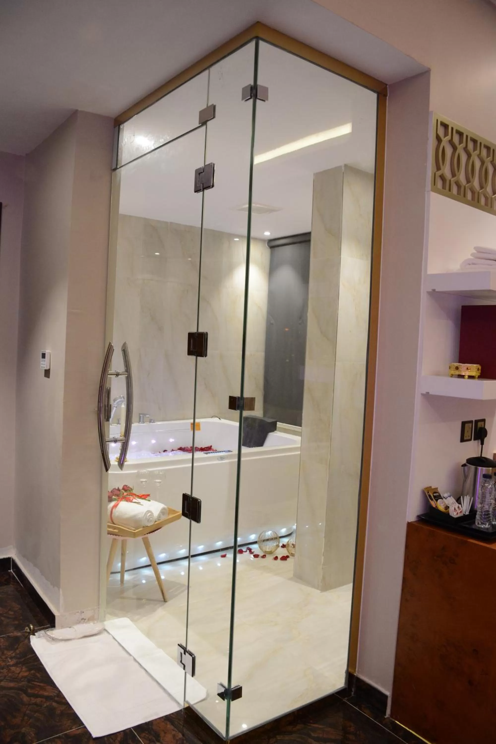 Bathroom in E1 Hotel