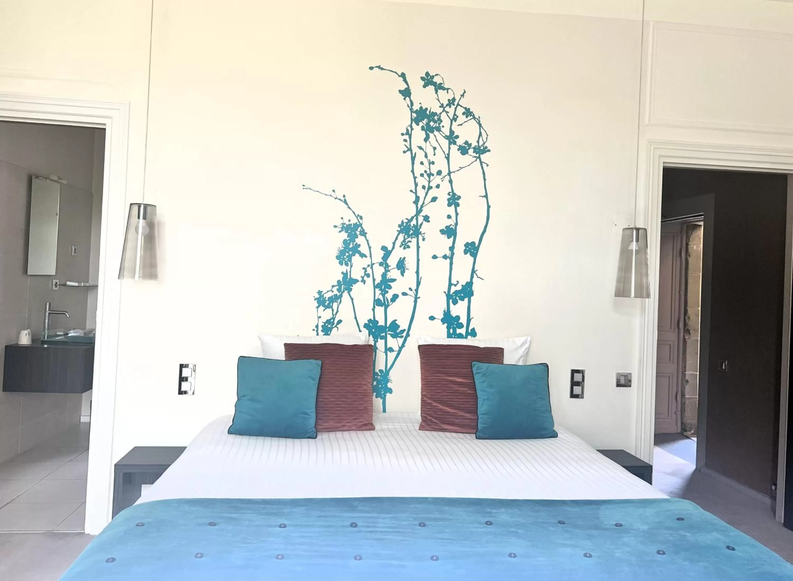 Photo of the whole room, Bed in Hôtel Château de Lacan