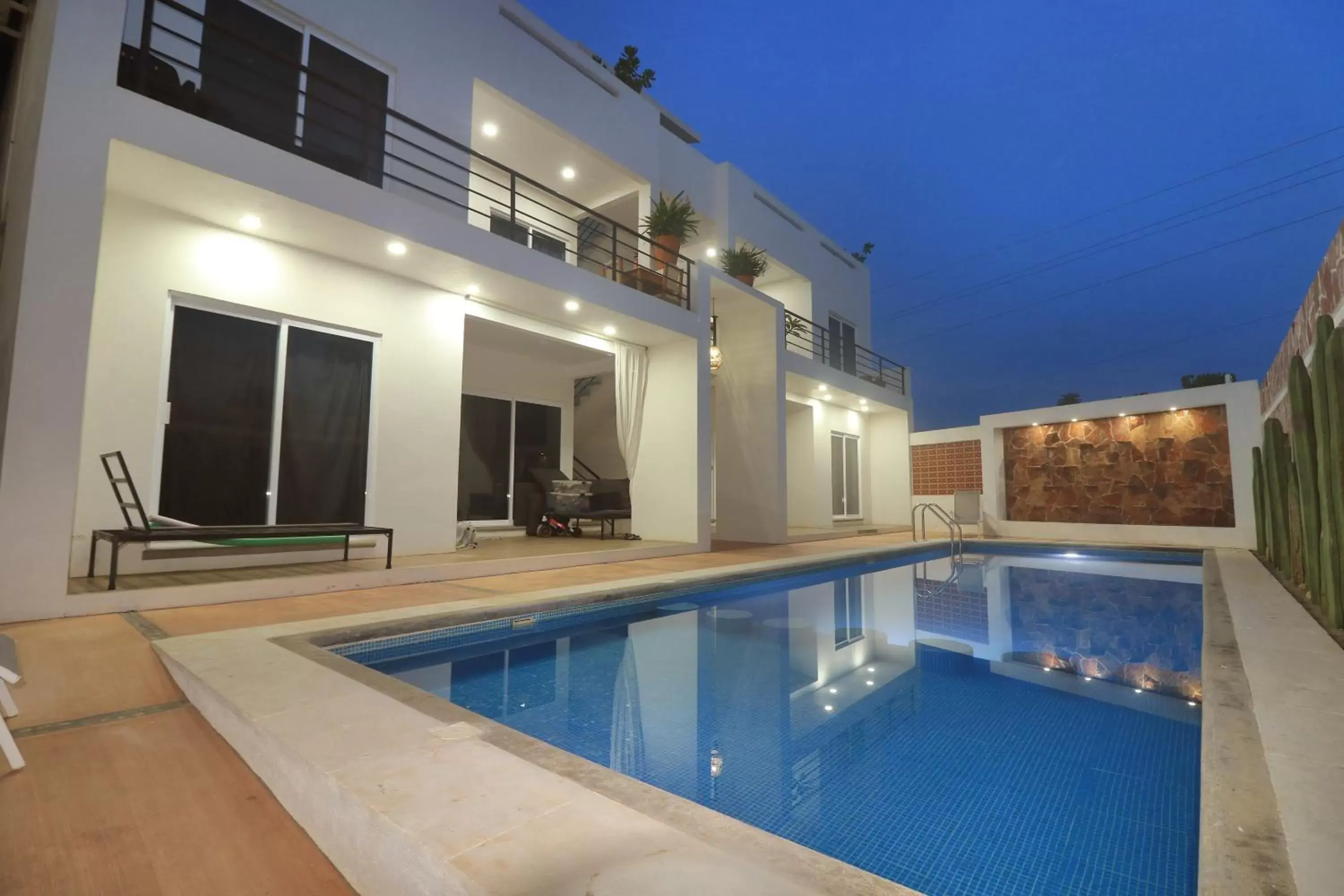 Property building, Swimming Pool in La Aurora