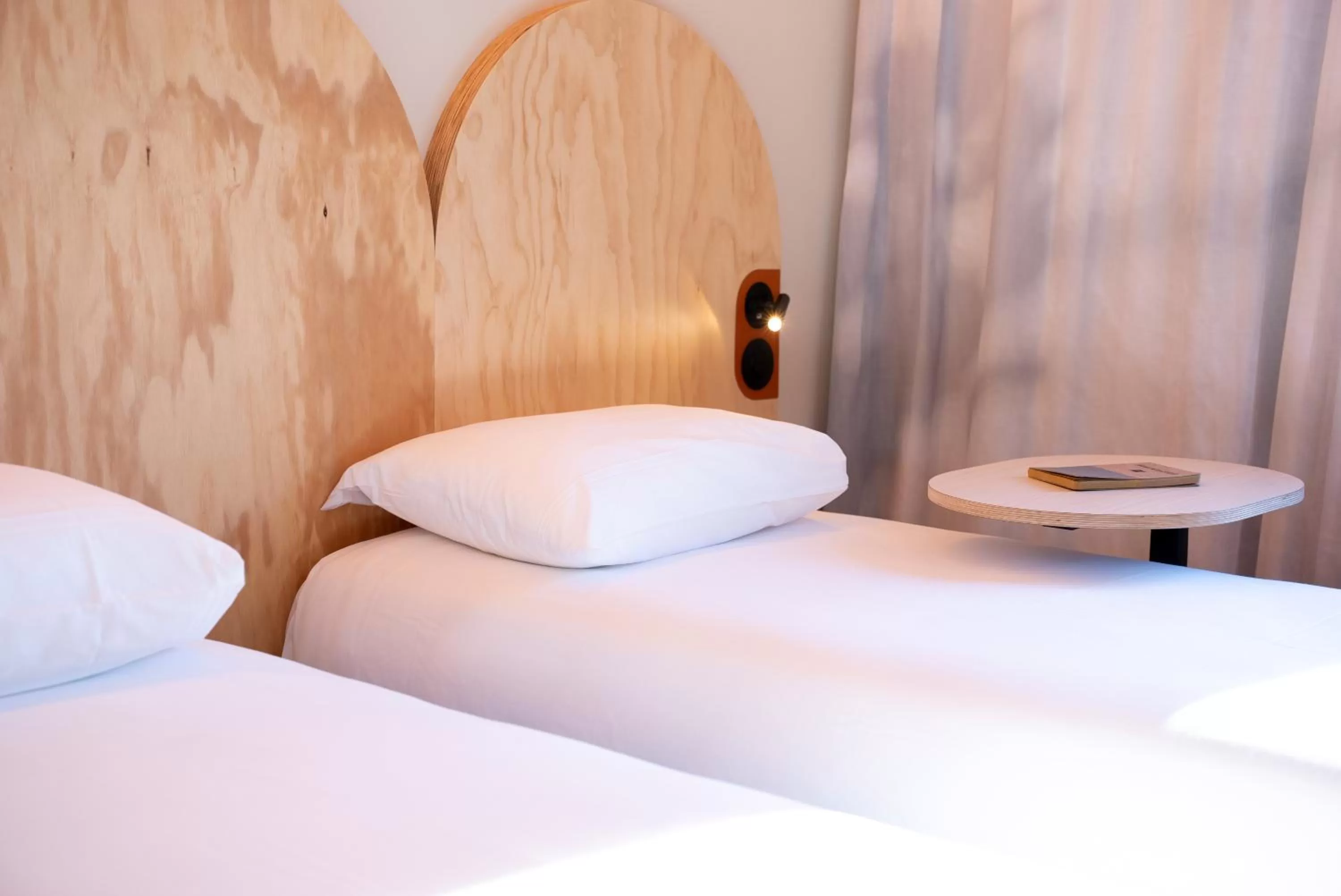 Bedroom, Bed in ibis Styles Montauban