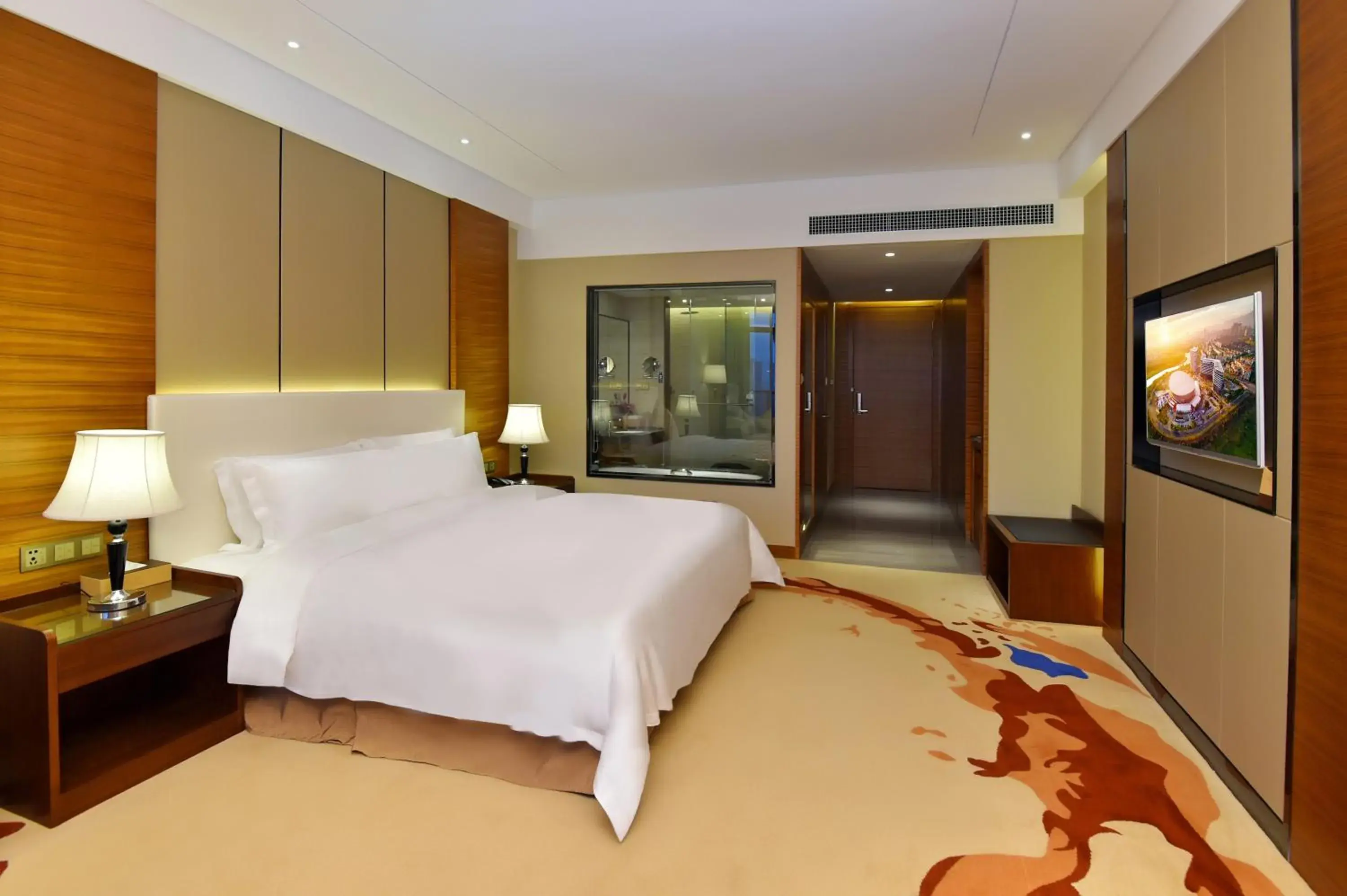 Bedroom, Bed in Grand Skylight International Hotel Huizhou