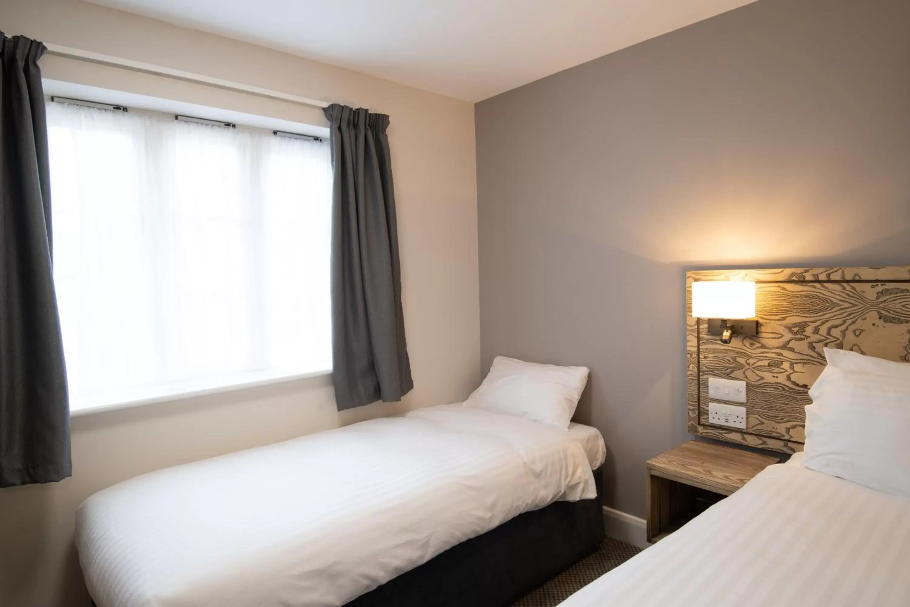 Bedroom, Bed in Paisley Pear, Brackley by Marston's Inns