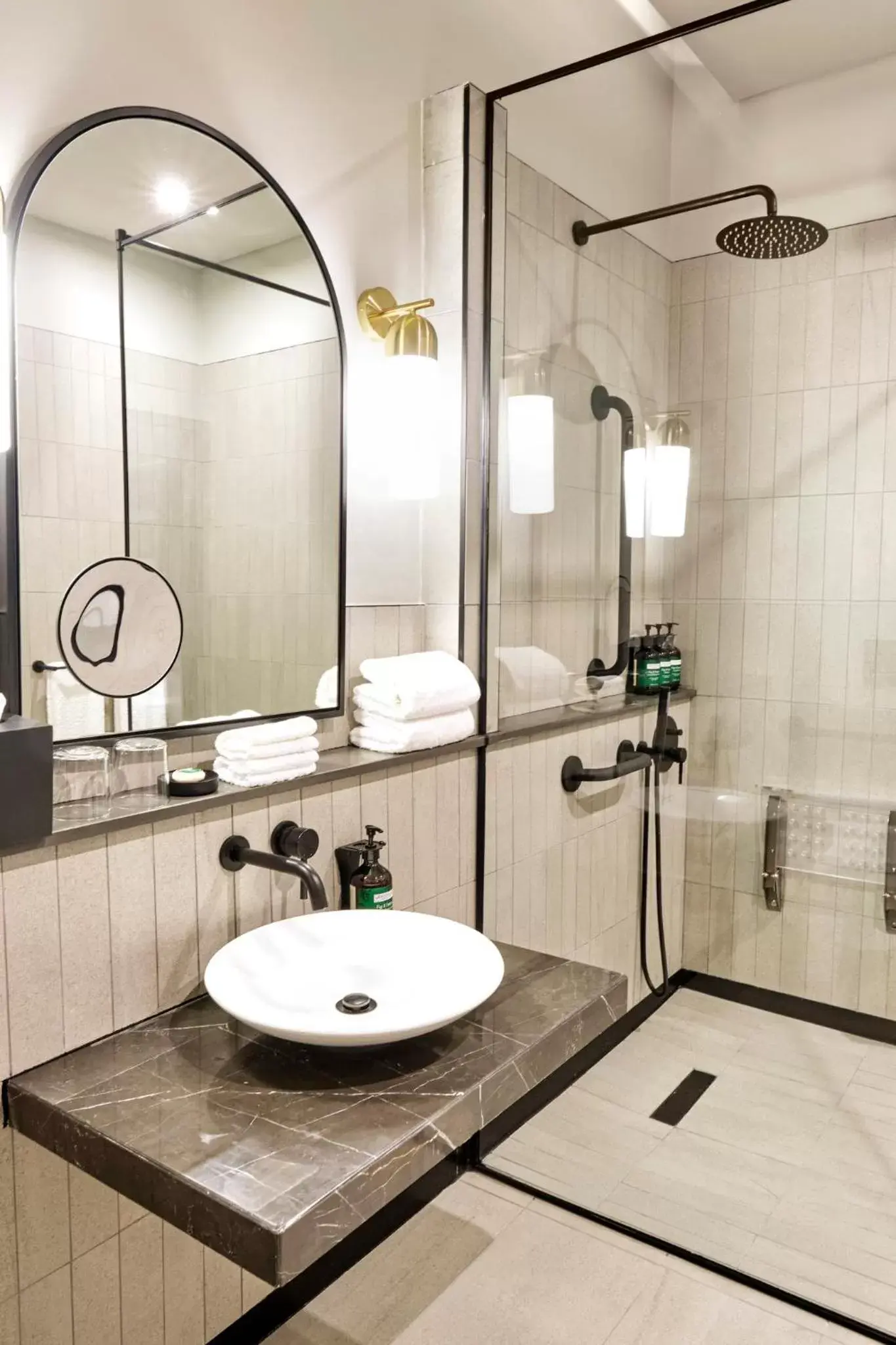 Photo of the whole room, Bathroom in voco Johannesburg Rosebank an IHG Hotel