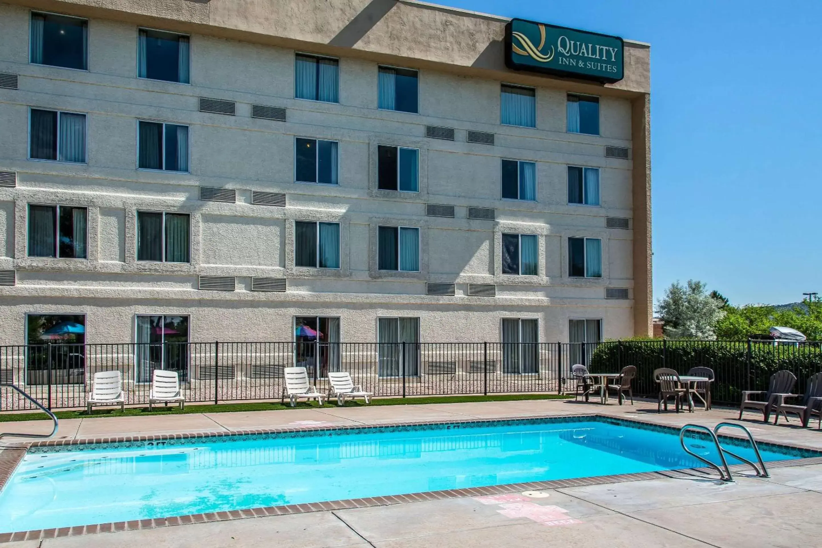 Swimming Pool in Quality Inn & Suites Garden Of The Gods