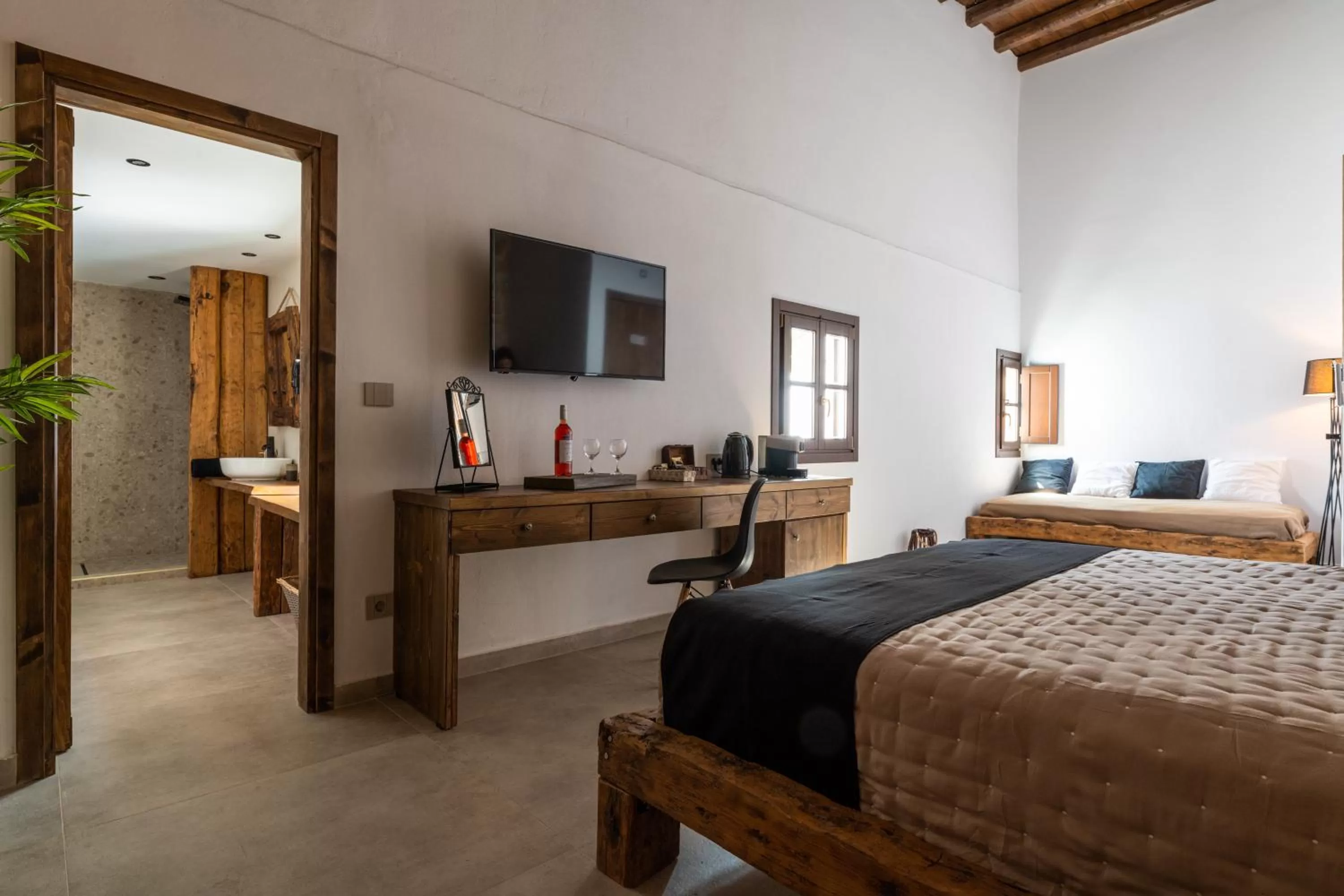 TV and multimedia, Bed in Ancient Knights Luxury Suites