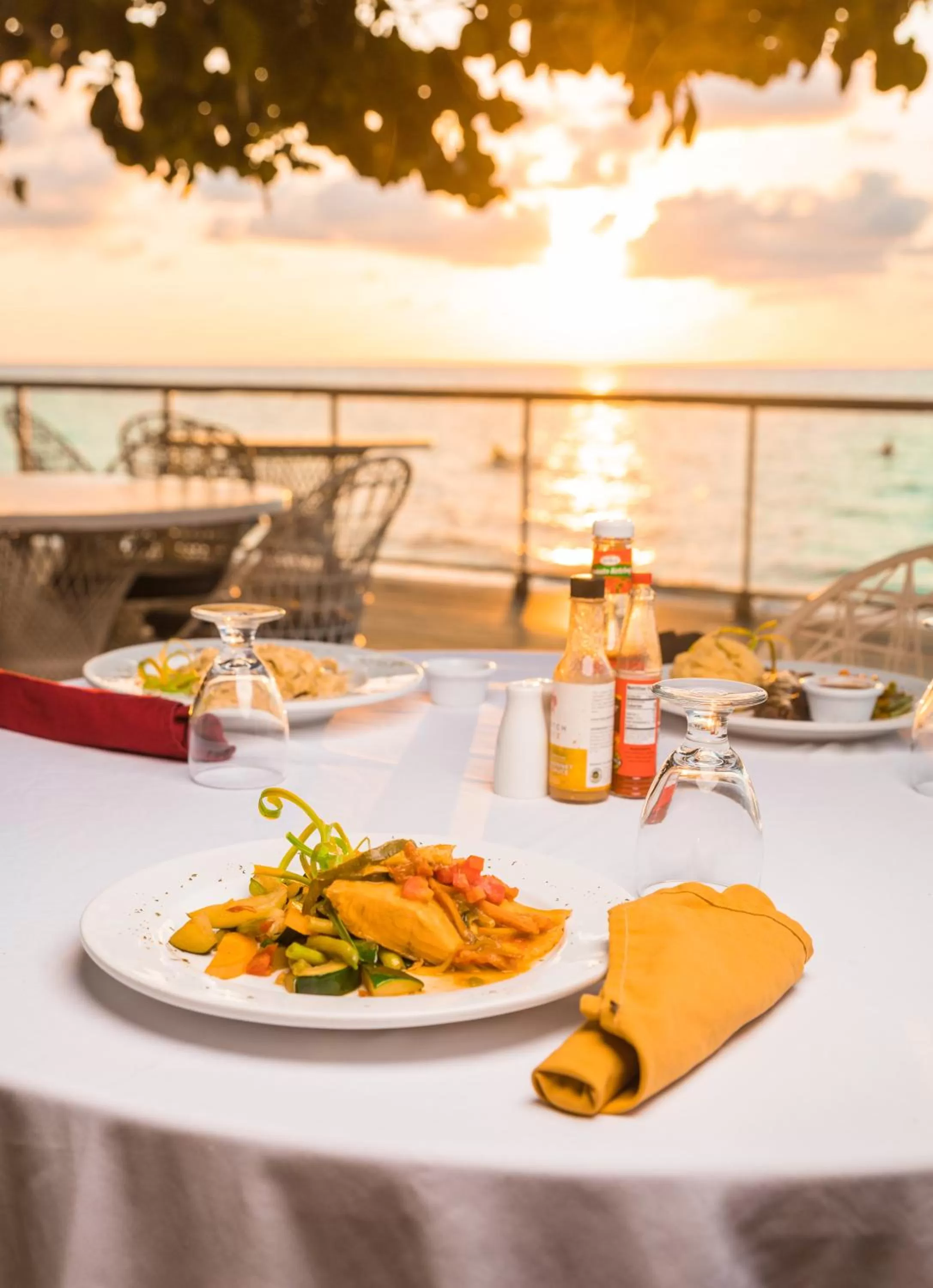 Dinner in Travellers Beach Resort