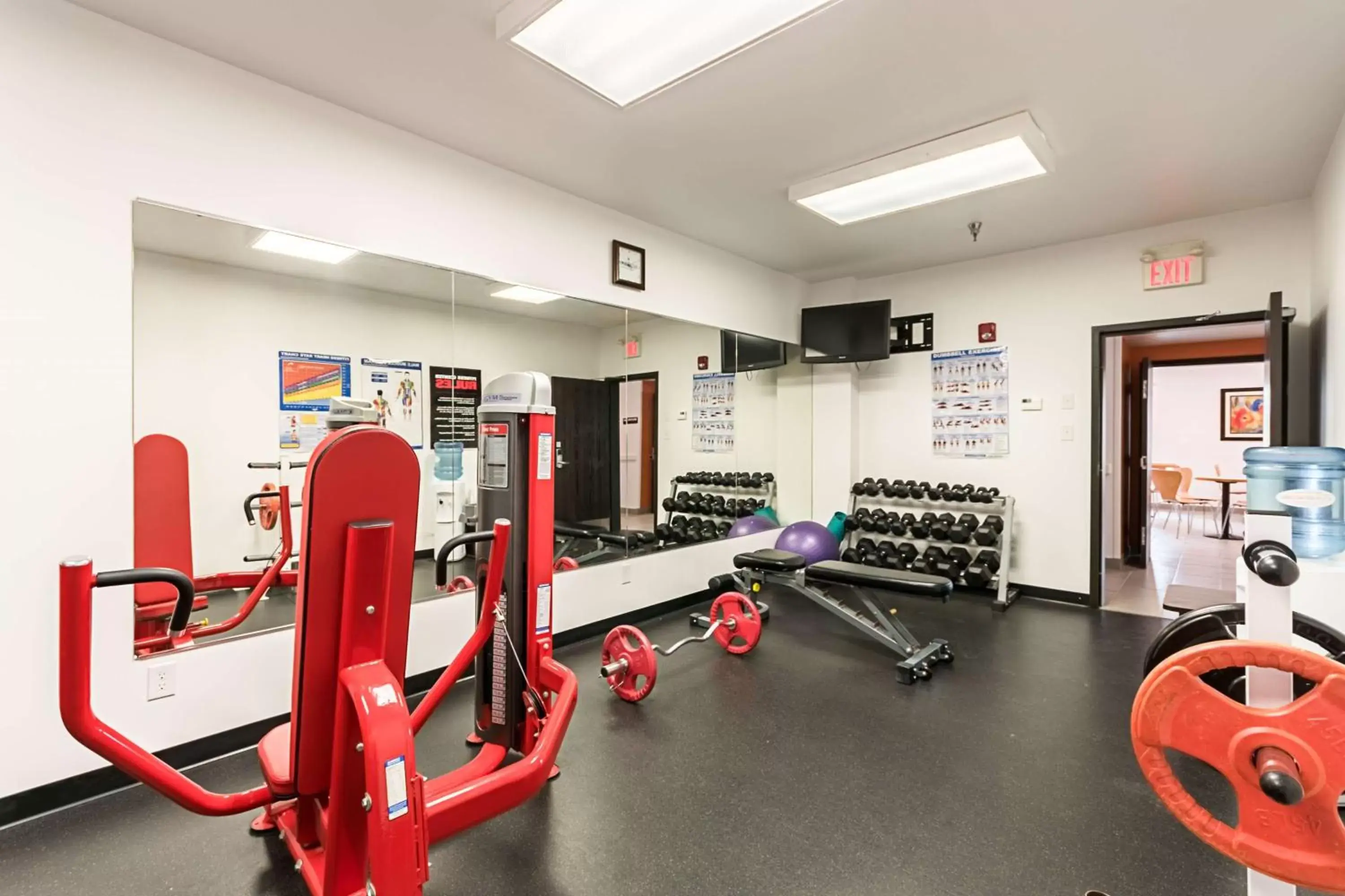 Fitness centre/facilities, Fitness Center/Facilities in Motel 6-Moosomin, SK