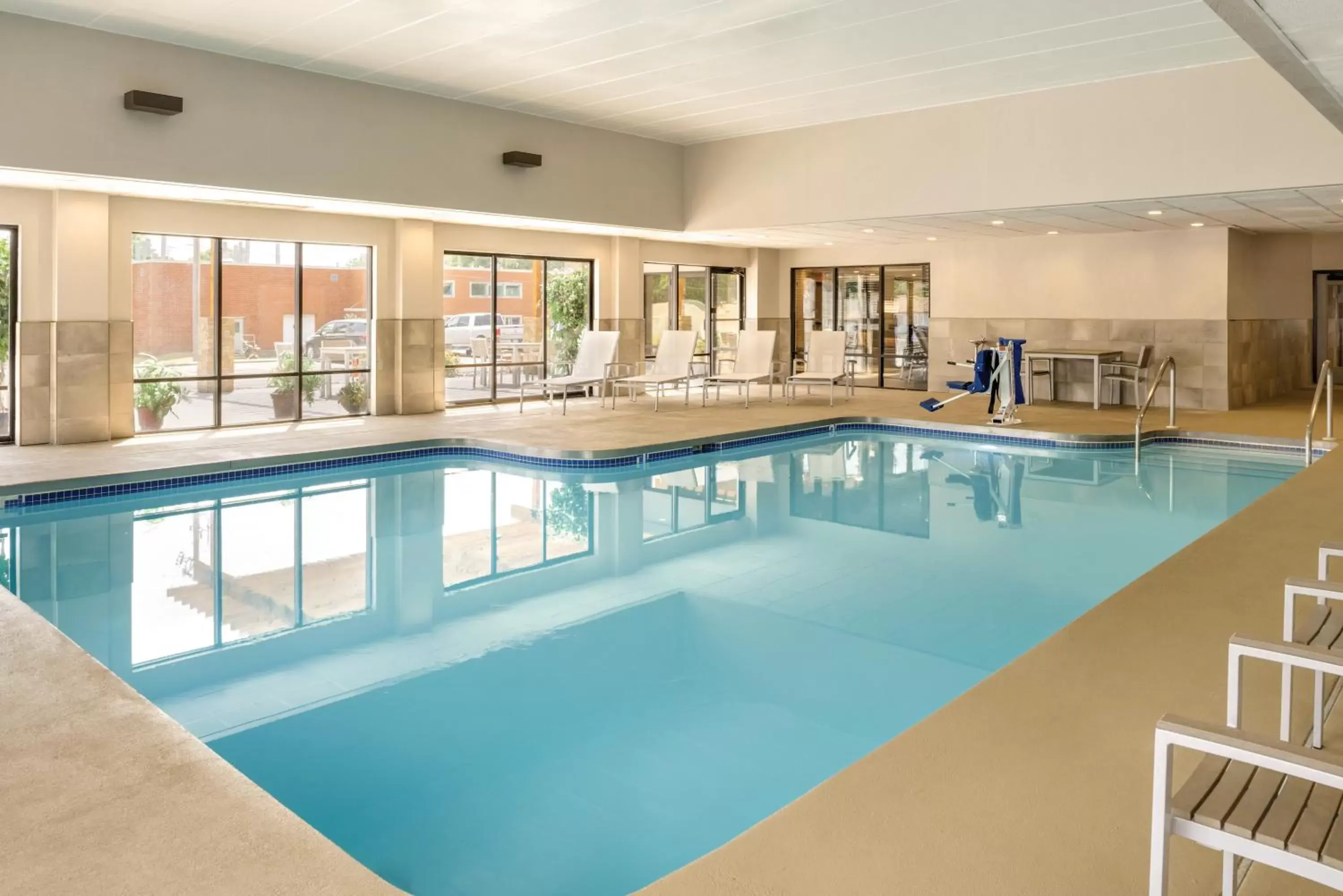 Swimming Pool in Country Inn & Suites by Radisson, La Crosse, WI