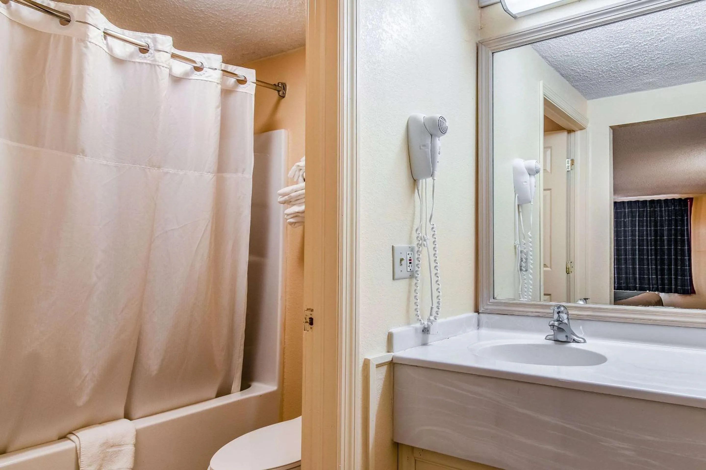 Bathroom in Rodeway Inn