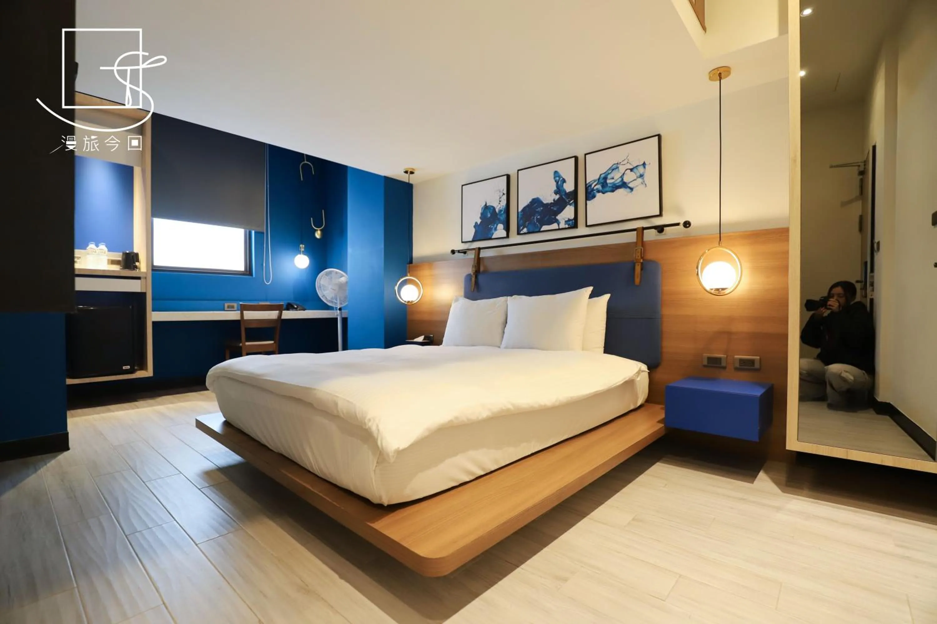 Photo of the whole room, Bed in Slow Town Hotel-Konkai