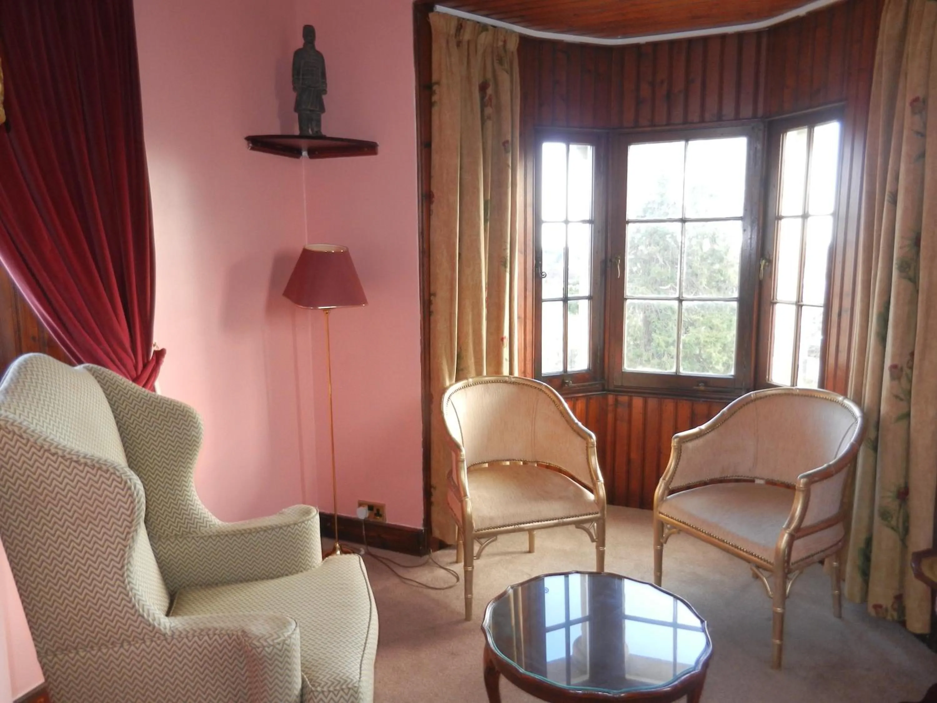 Seating area in Mansfield Castle Hotel