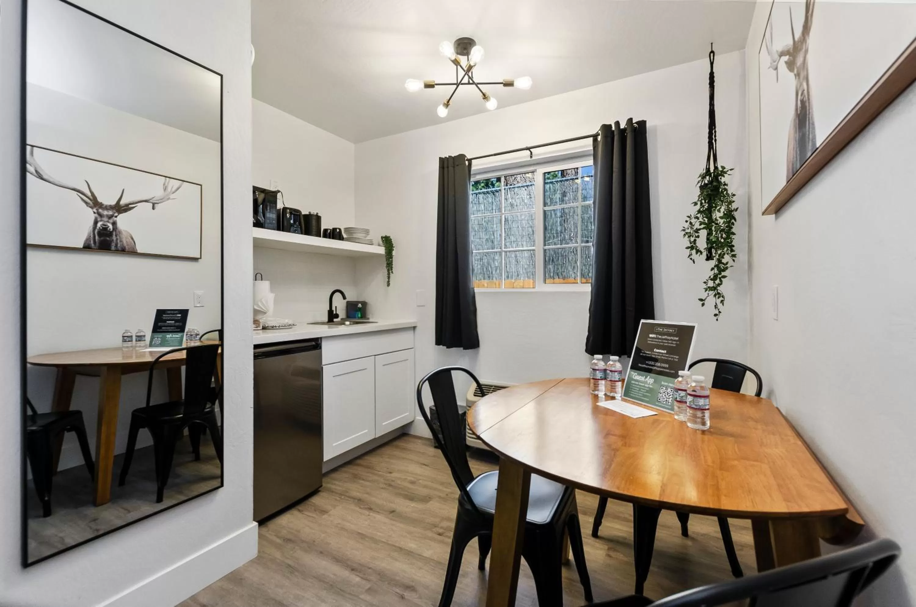 Kitchen or kitchenette in The Jeffrey Hotel