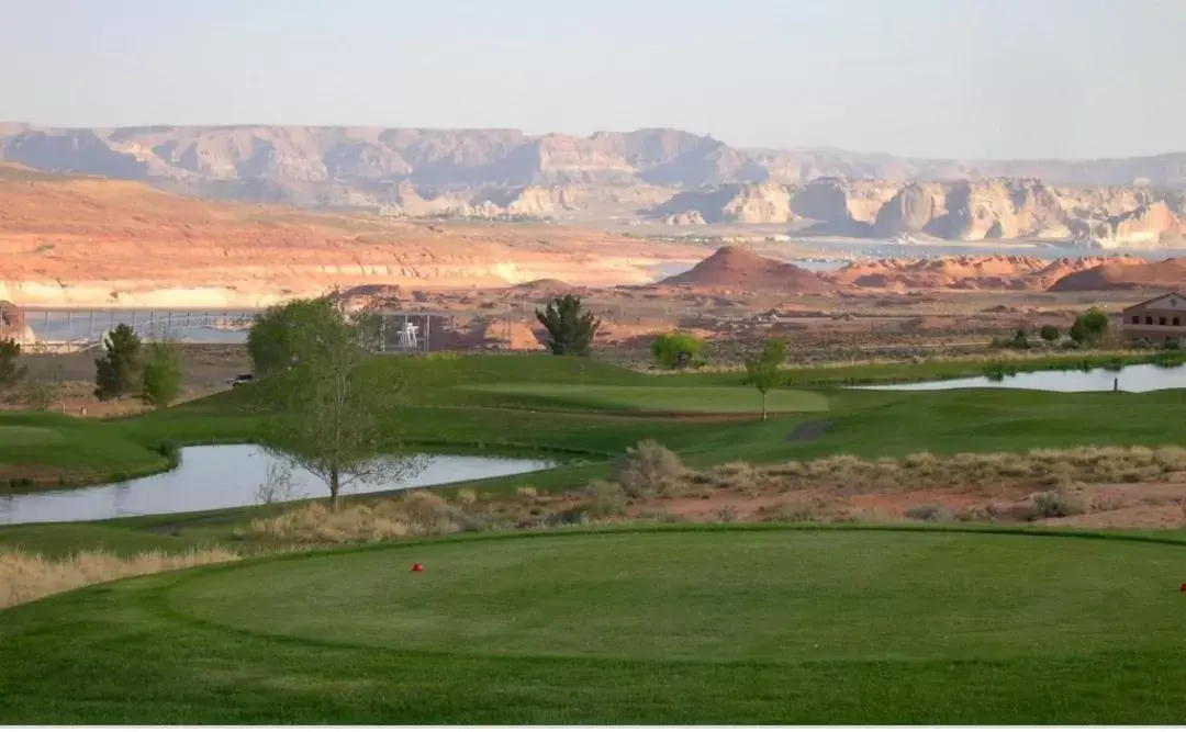 Golfcourse, Golf in Best Western View of Lake Powell Hotel