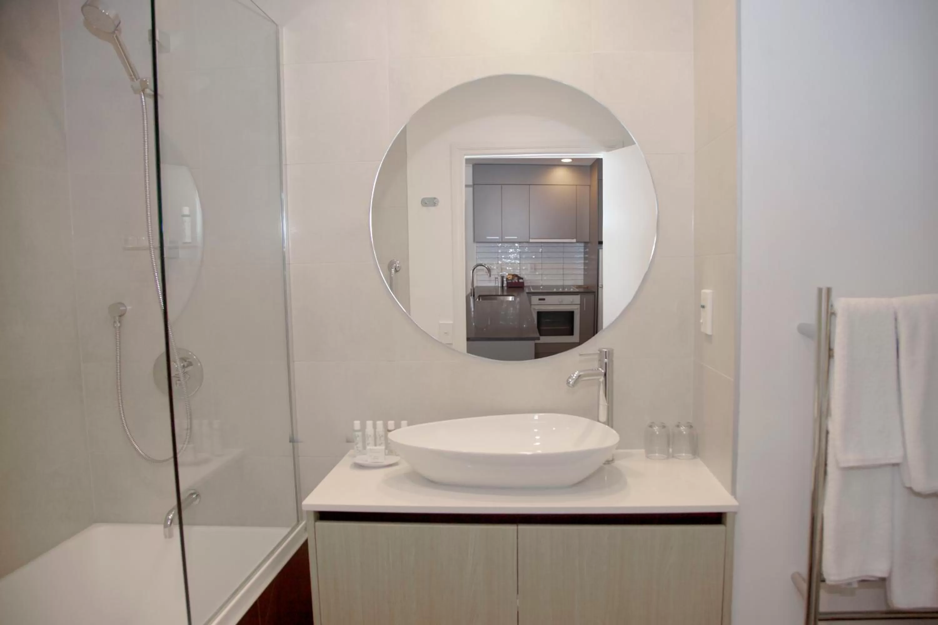 Executive Three Bedroom Three Bathroom Suite in CityLife Auckland