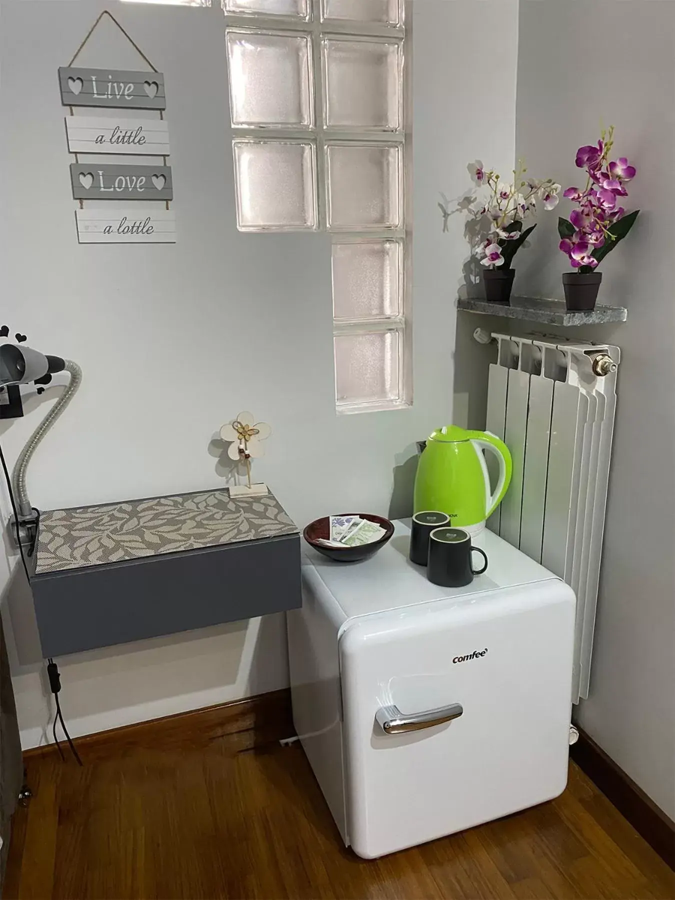 Kitchen/Kitchenette in Mapi Room