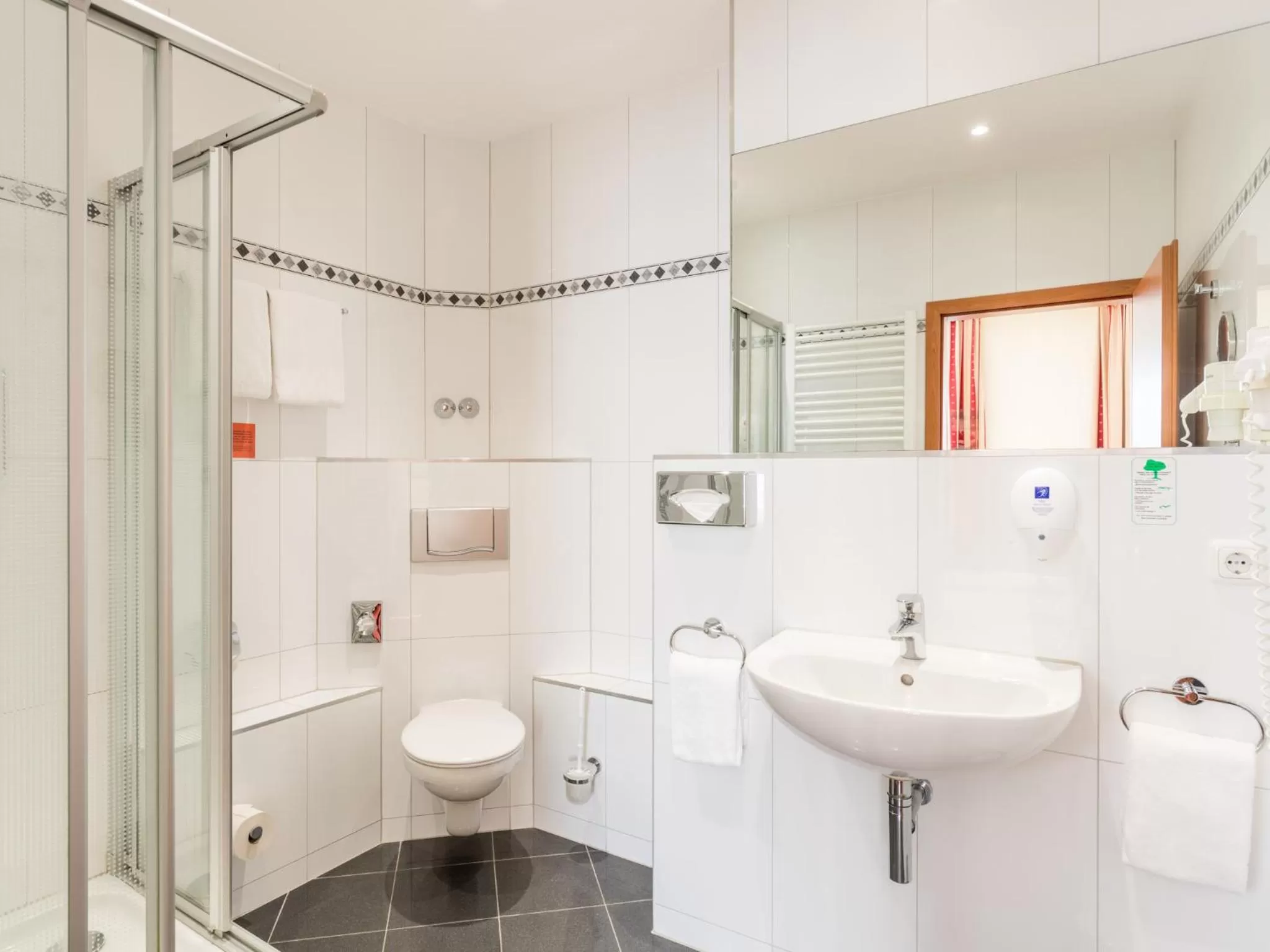 Shower in AZIMUT Hotel Dresden