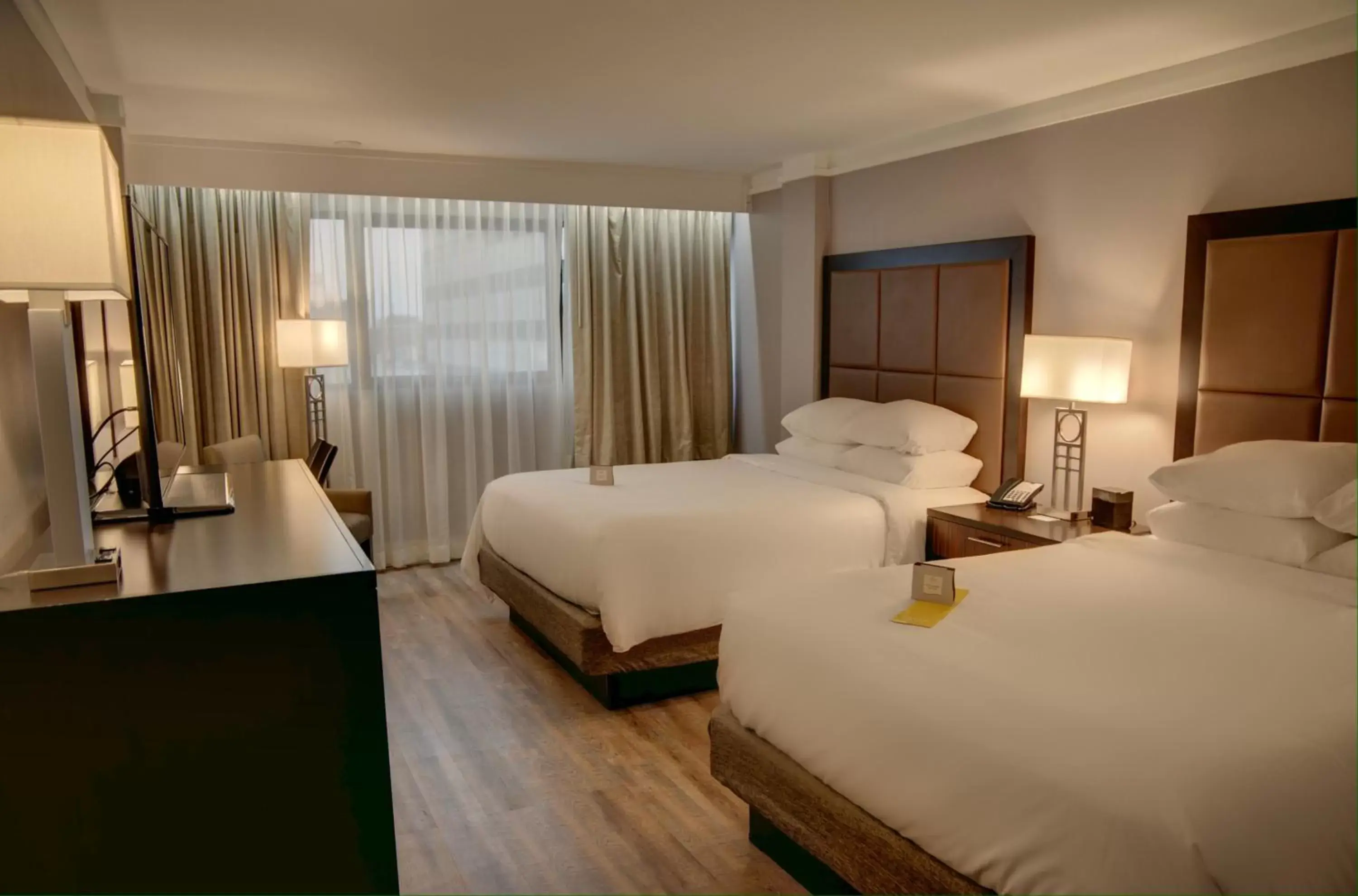 Photo of the whole room, Bed in Crowne Plaza Hotel Knoxville, an IHG Hotel