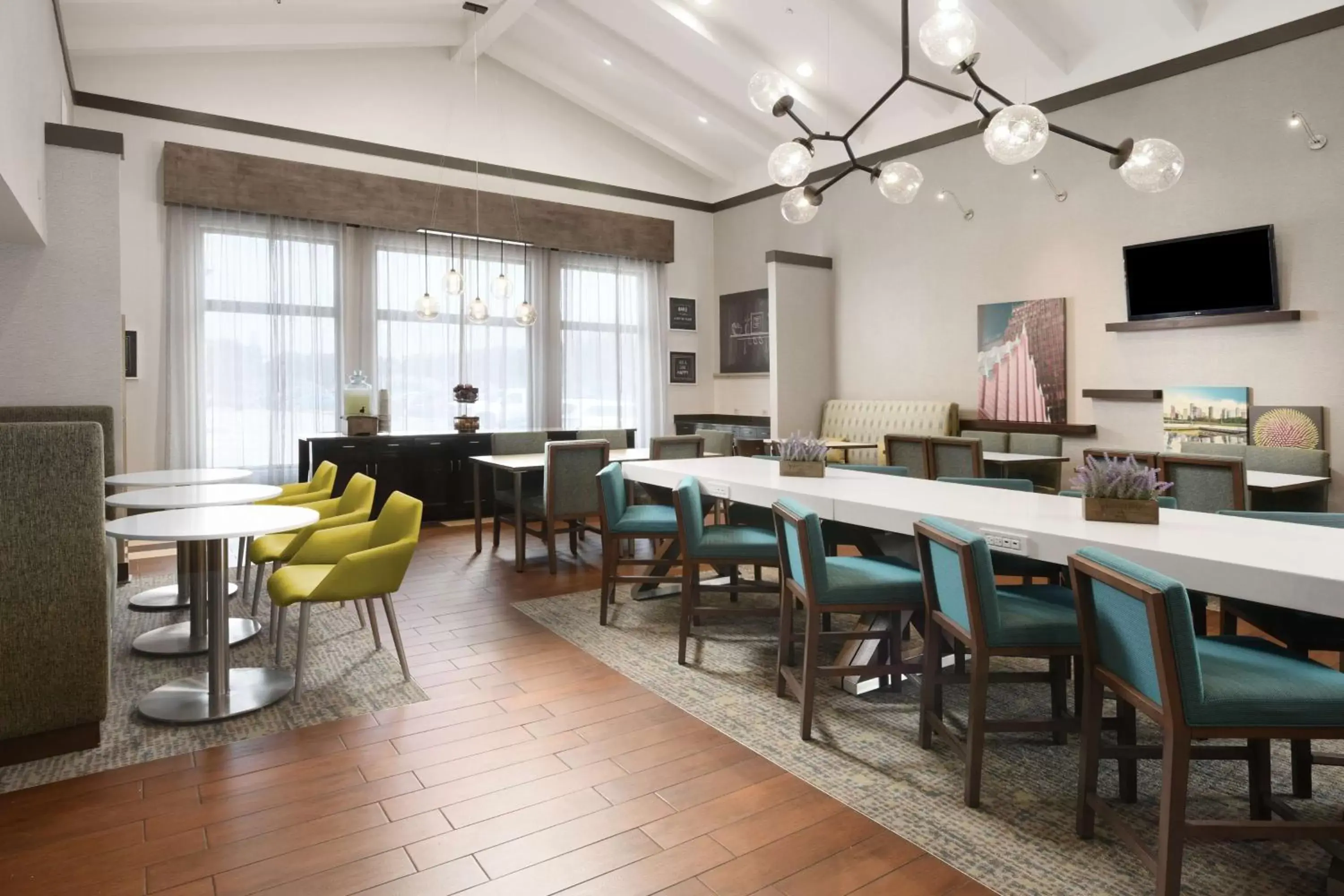 Lobby or reception, Lounge/Bar in Hampton Inn & Suites Houston-Medical Center-NRG Park