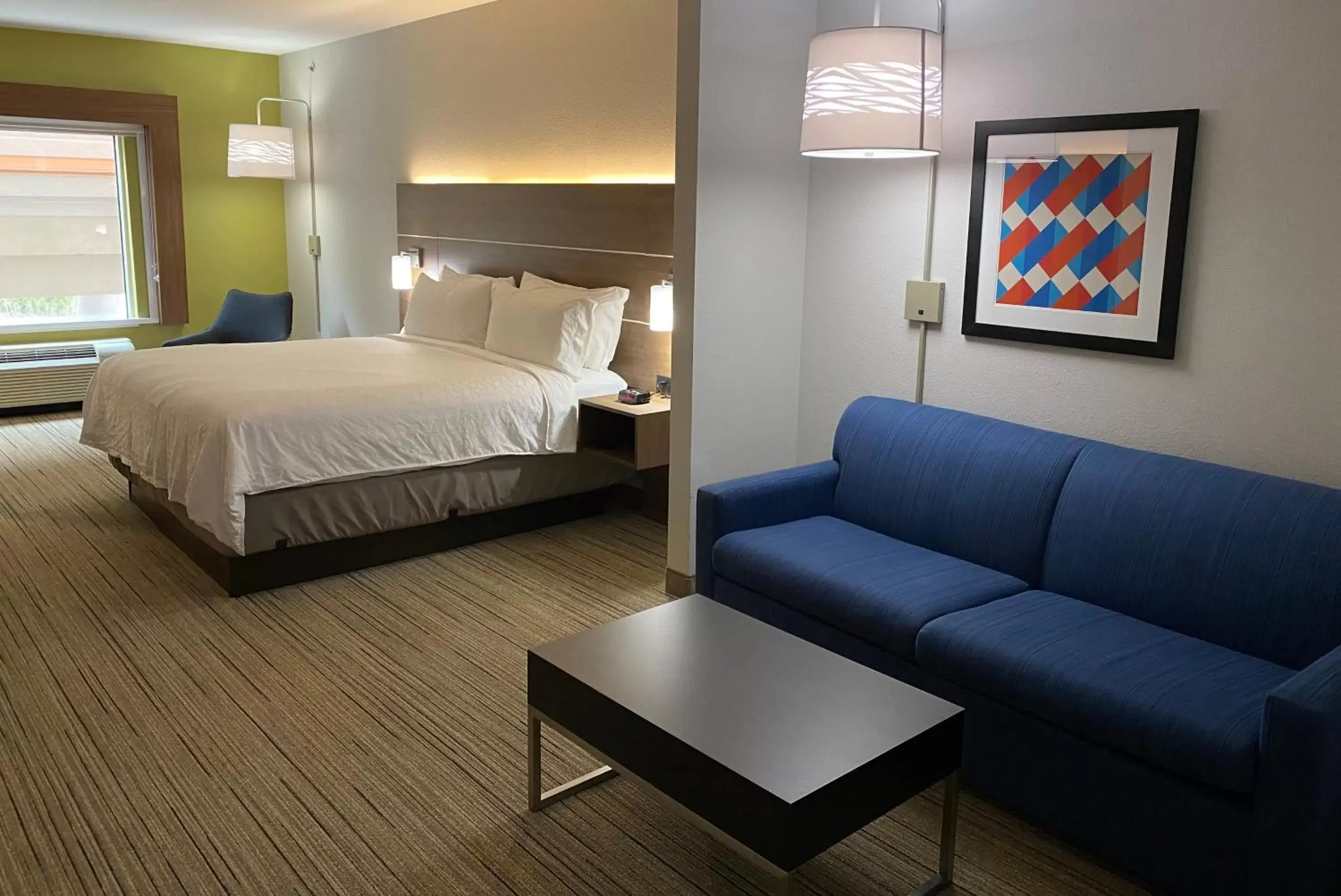 Photo of the whole room, Bed in Holiday Inn Express Columbia, an IHG Hotel