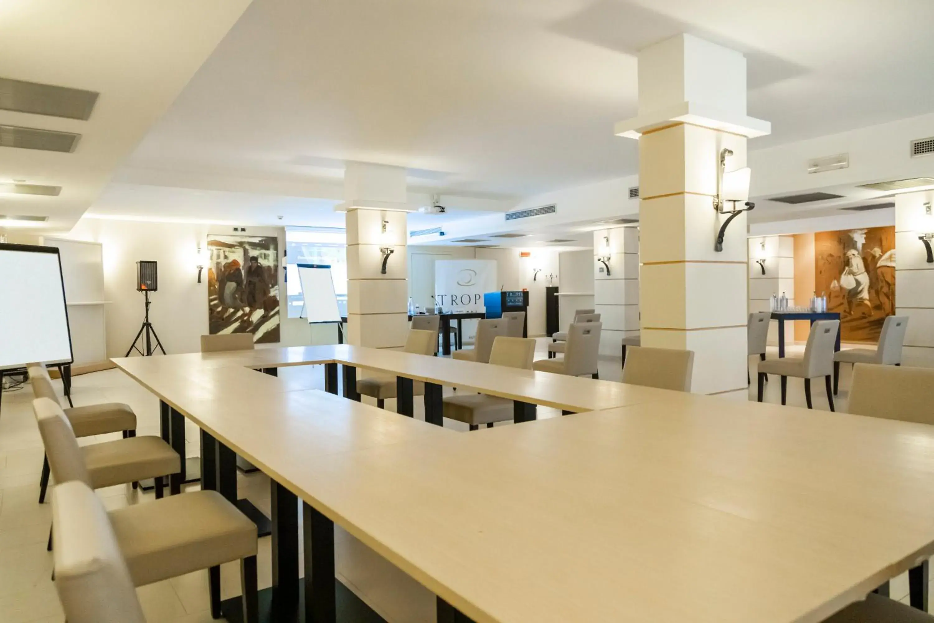 Business facilities in Hotel Tropis