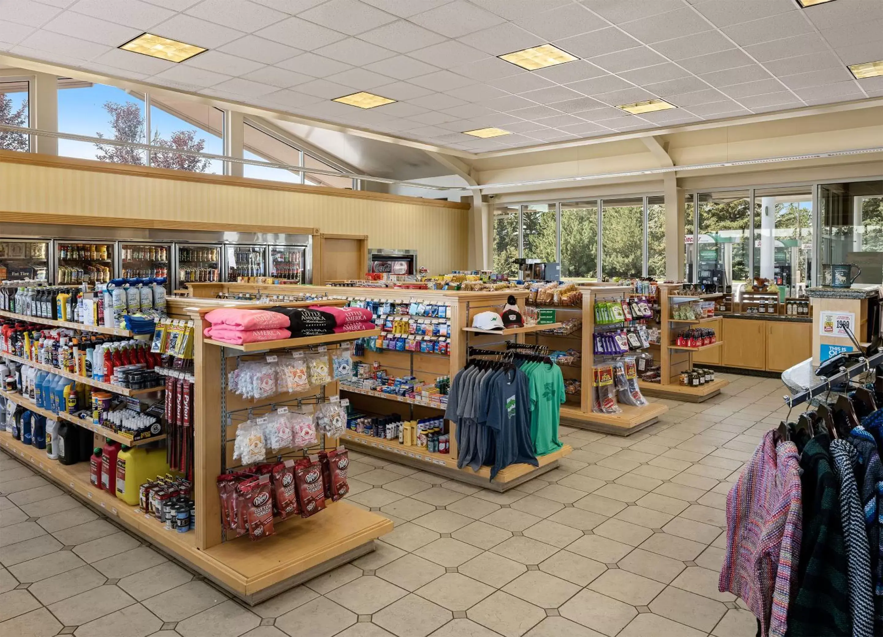 Shopping Area, Supermarket/Shops in Little America Hotel & Resort Cheyenne