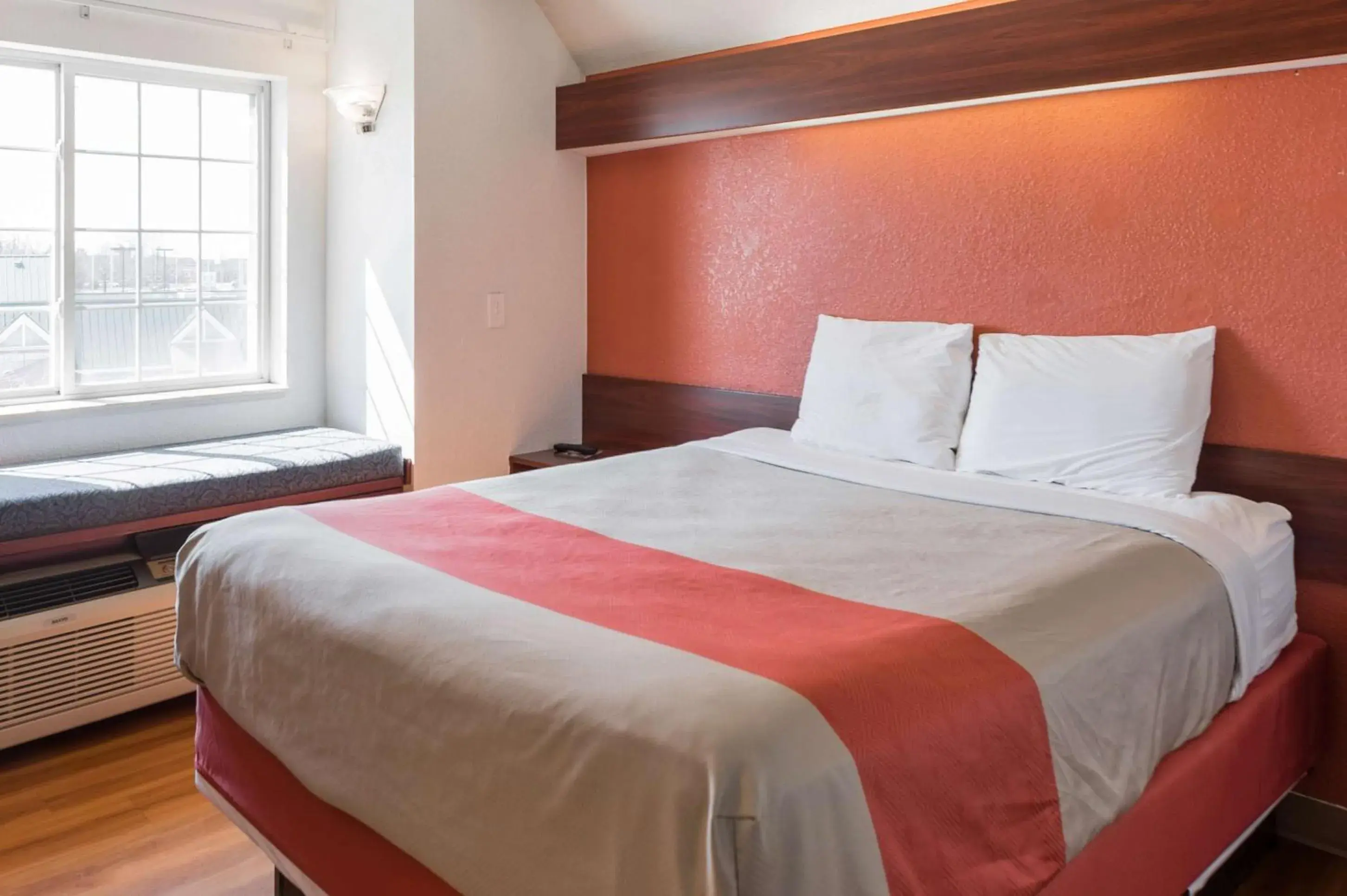 Bedroom, Bed in Motel 6-Olathe, KS Bedroom, Bed in Motel 6-Olathe, KS