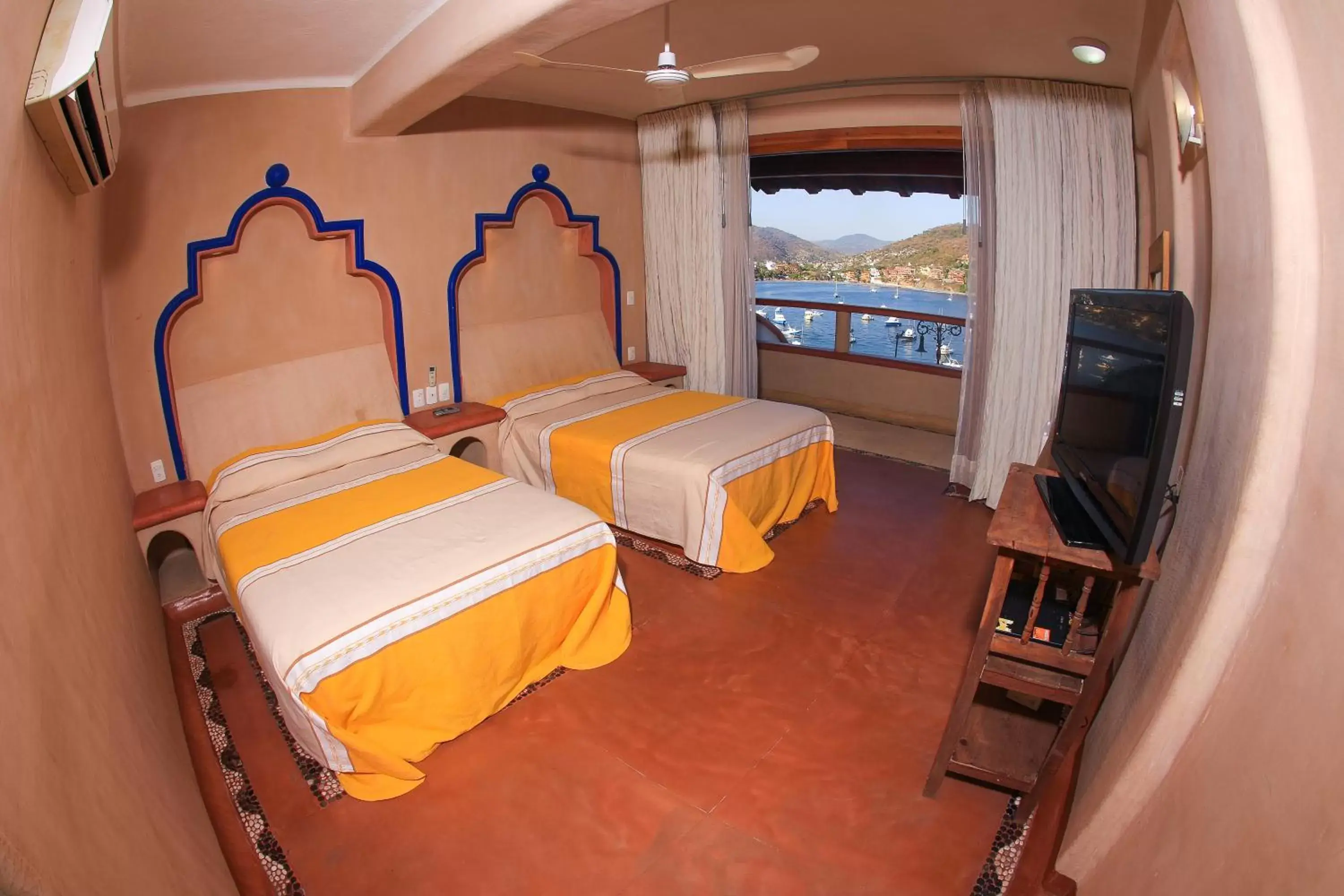 Photo of the whole room, Bed in Villa del Pescador