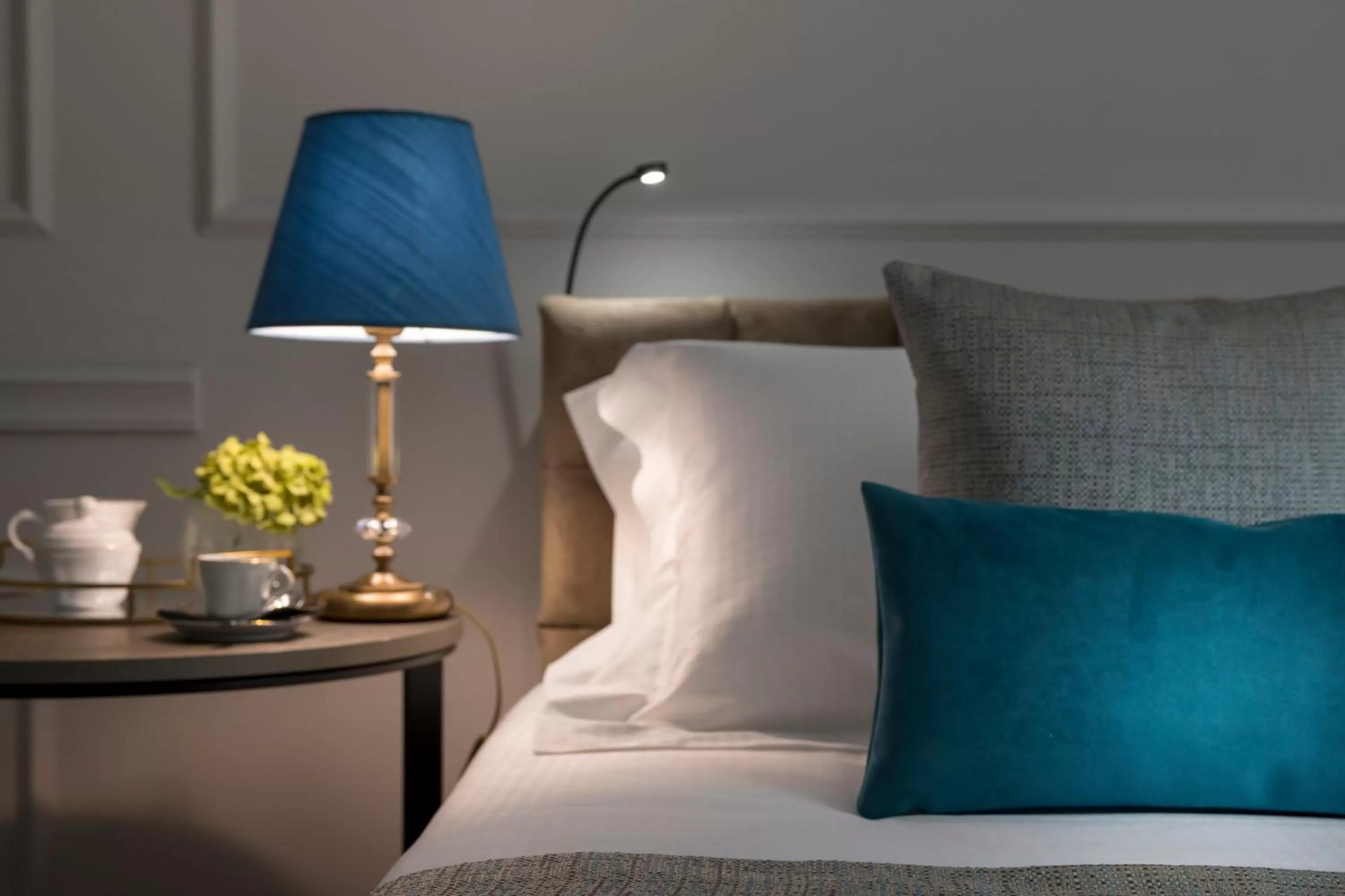 Bed in Hotel La Ville Rome