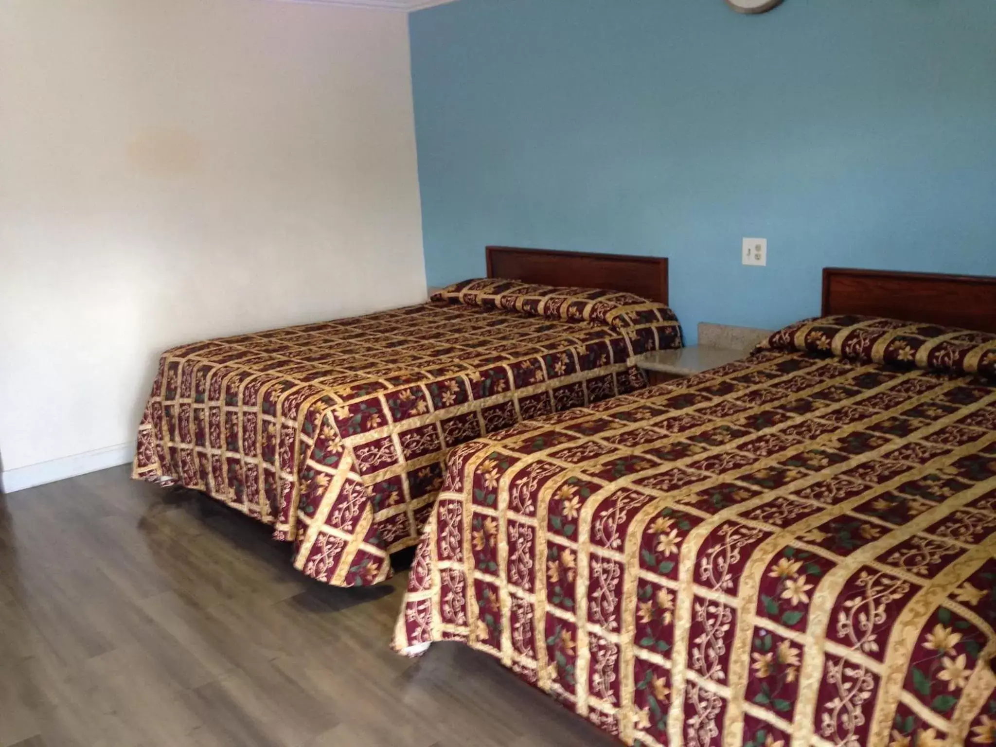 Photo of the whole room, Bed in Value Inn