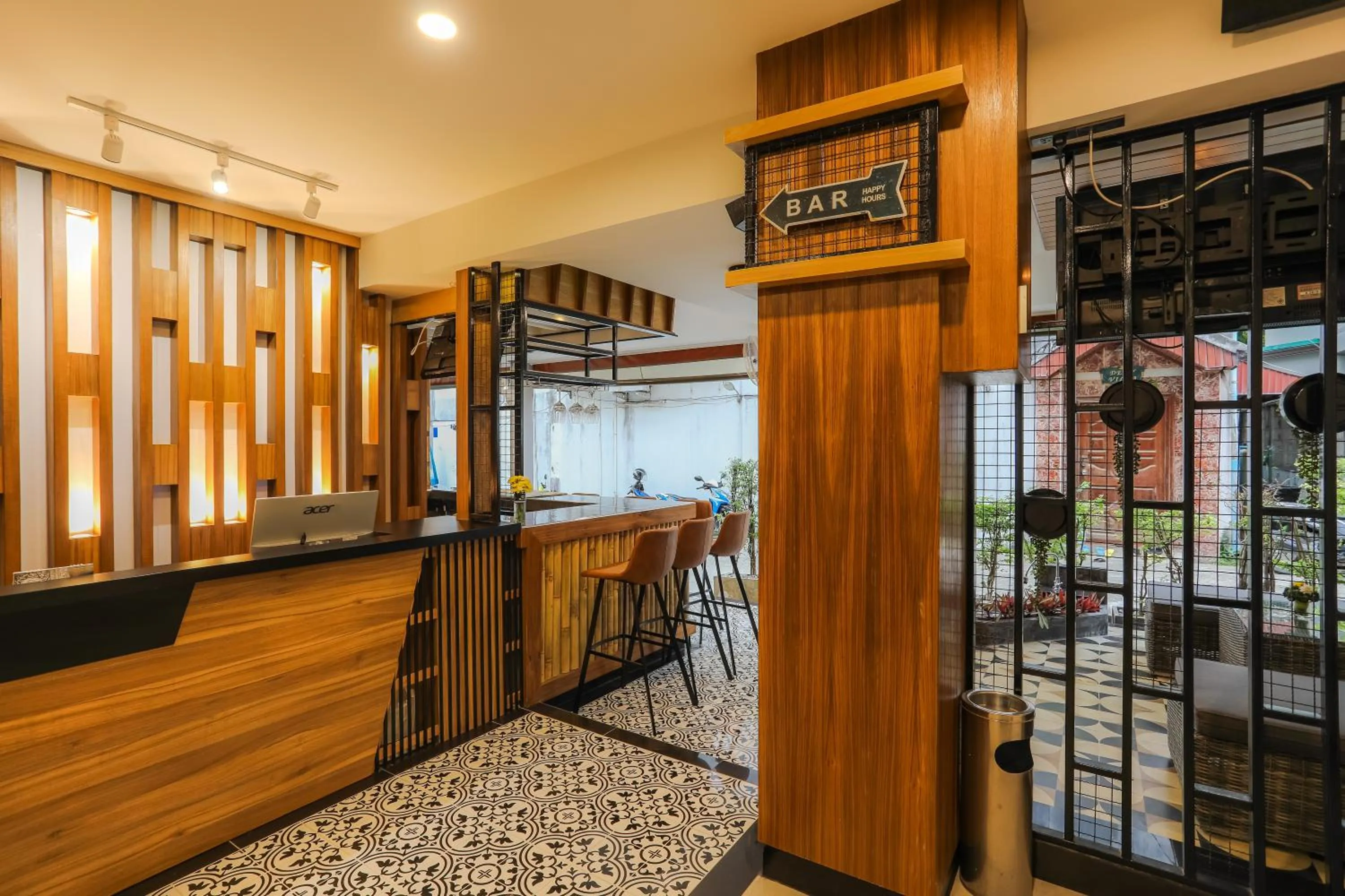 Lounge or bar in The Mantra Hotel Kata Noi