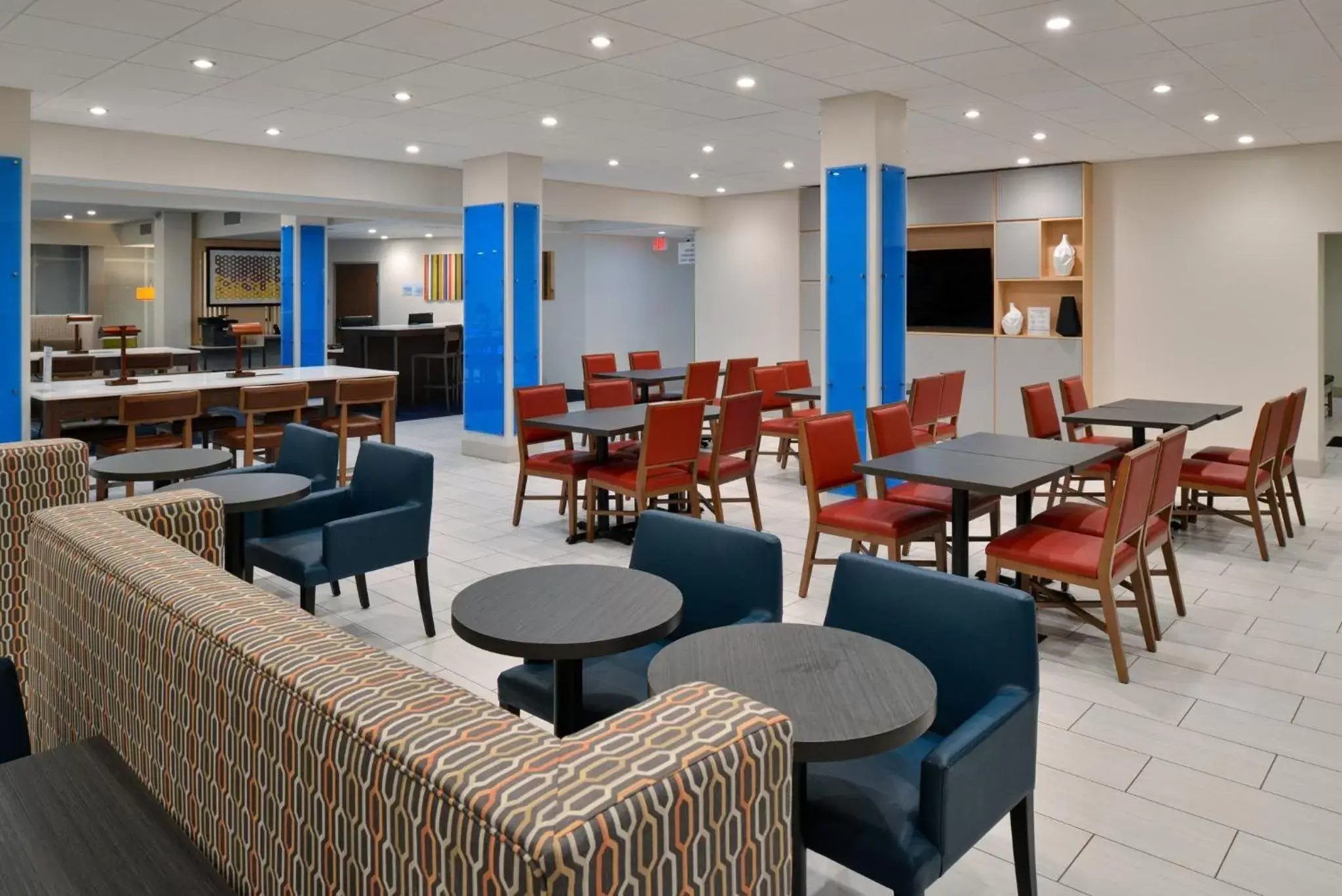 Breakfast, Restaurant/Places to Eat in Holiday Inn Express Orlando - South Park, an IHG Hotel