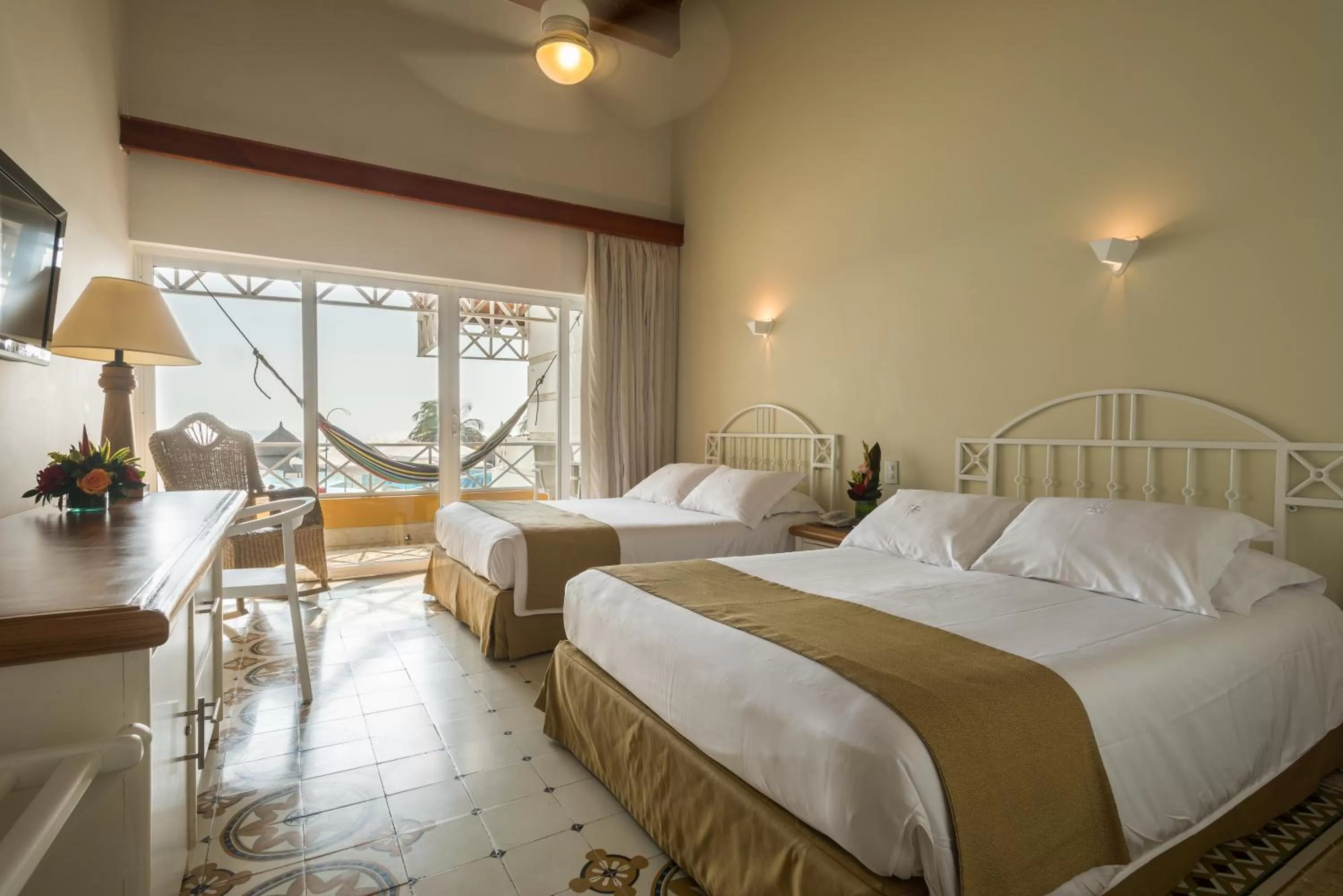 Bed in Hotel Las Americas Casa de Playa