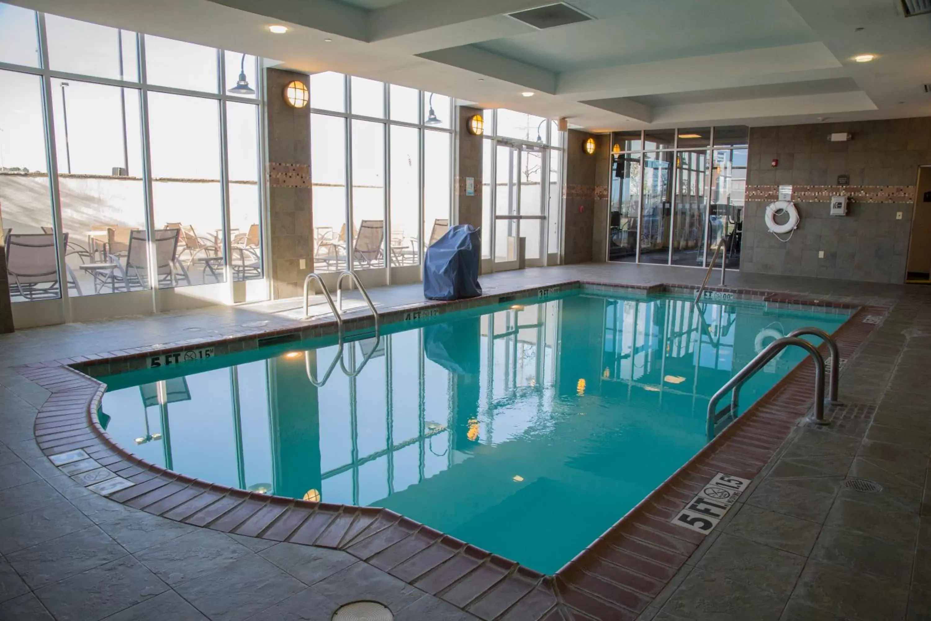 Swimming Pool in Holiday Inn Pearl - Jackson Area, an IHG Hotel