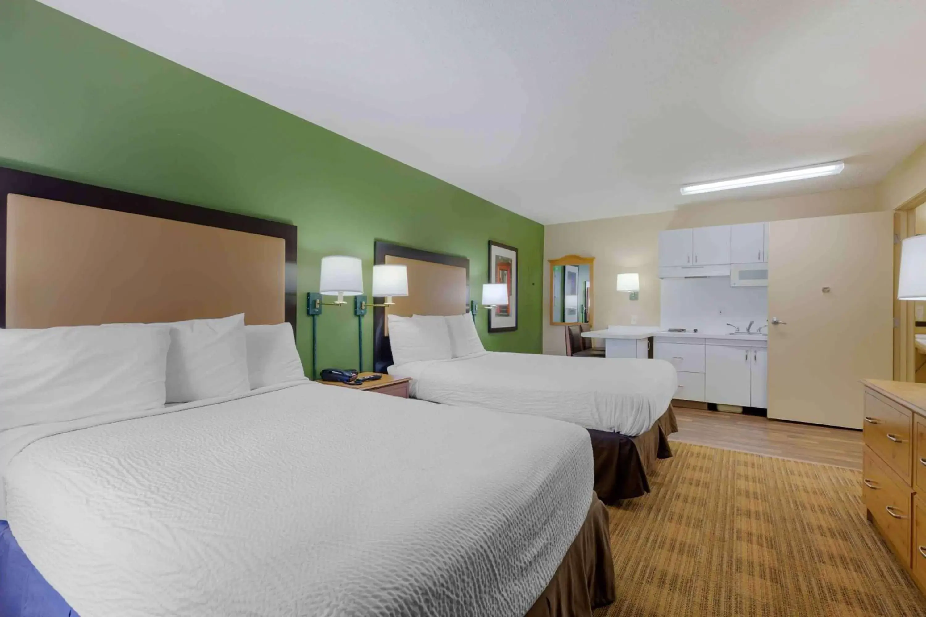 Bedroom, Bed in Extended Stay America Suites - Washington, DC - Fairfax - Fair Oaks