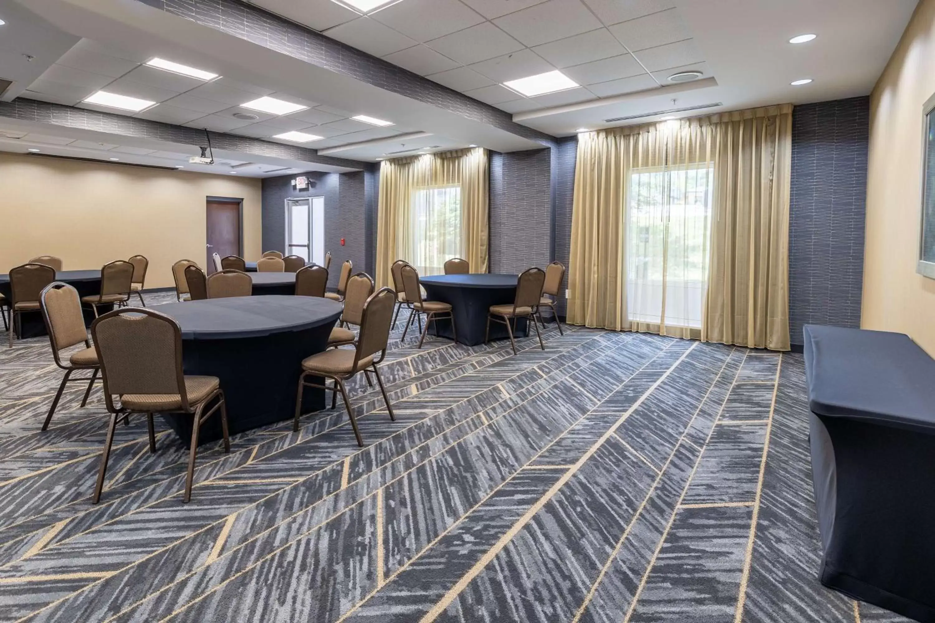 Meeting/conference room in Hampton Inn & Suites Greensboro/Coliseum Area