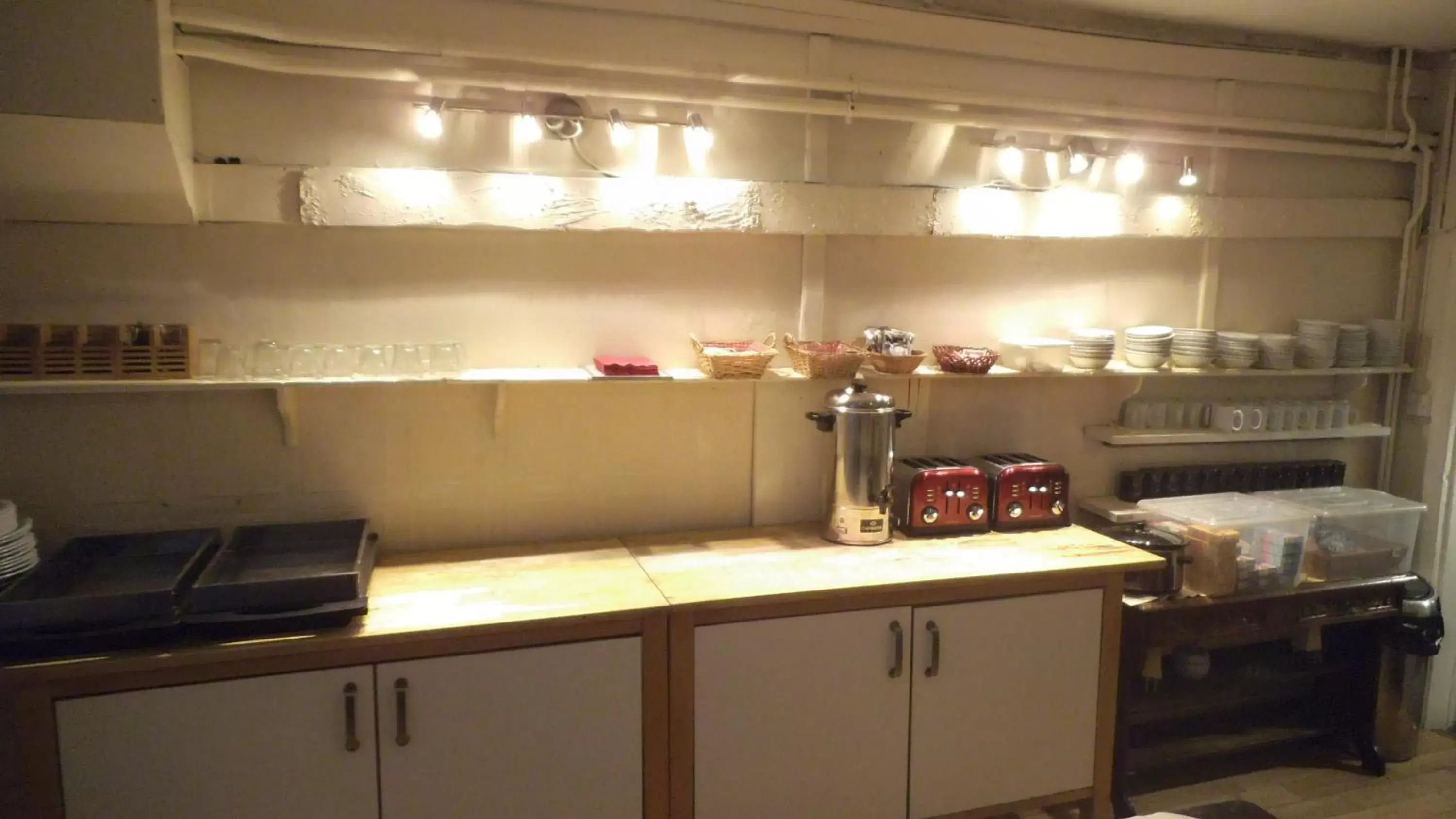 Restaurant/places to eat, Kitchen/Kitchenette in Arran House Hotel