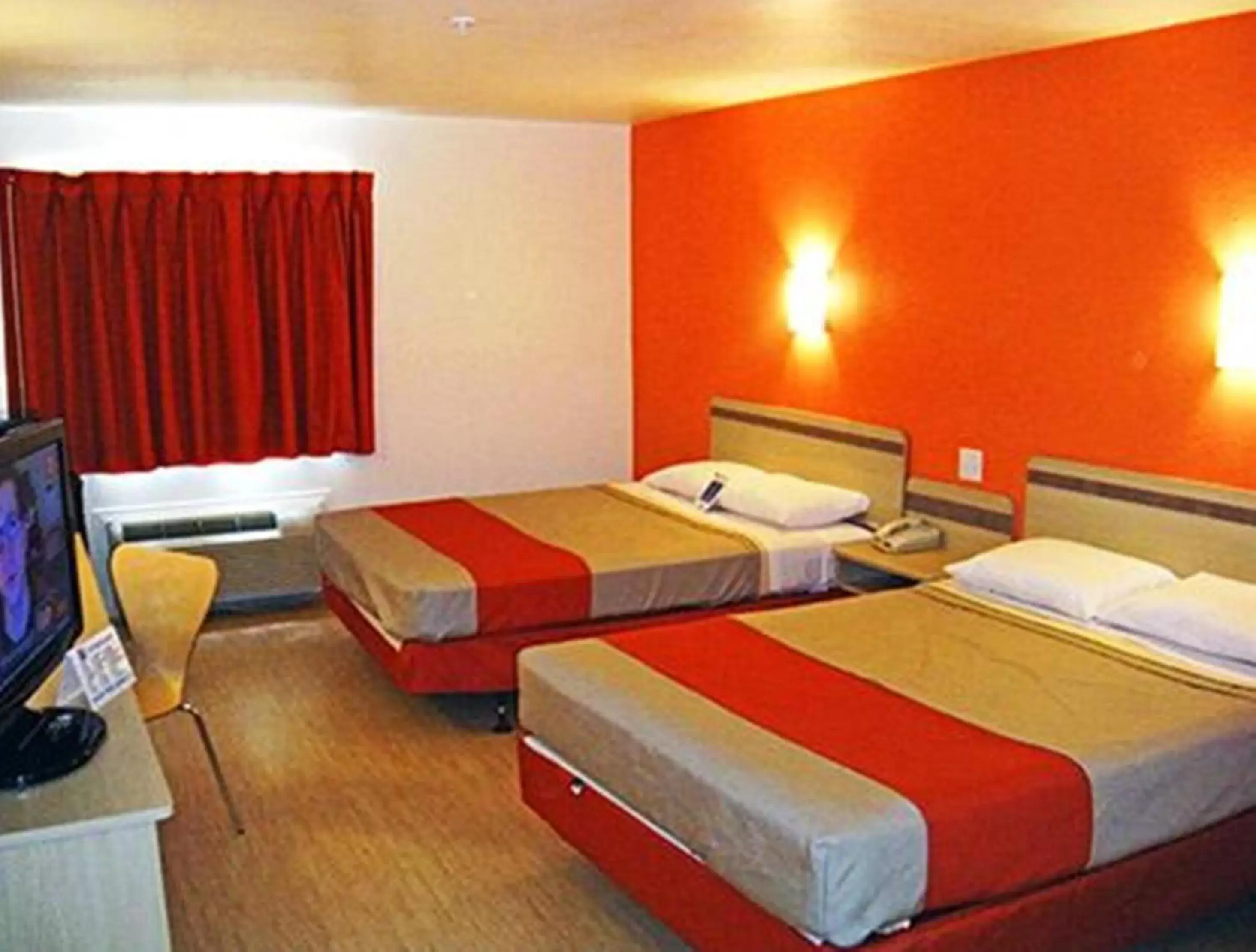 Bedroom, Bed in Motel 6-Pasadena, TX