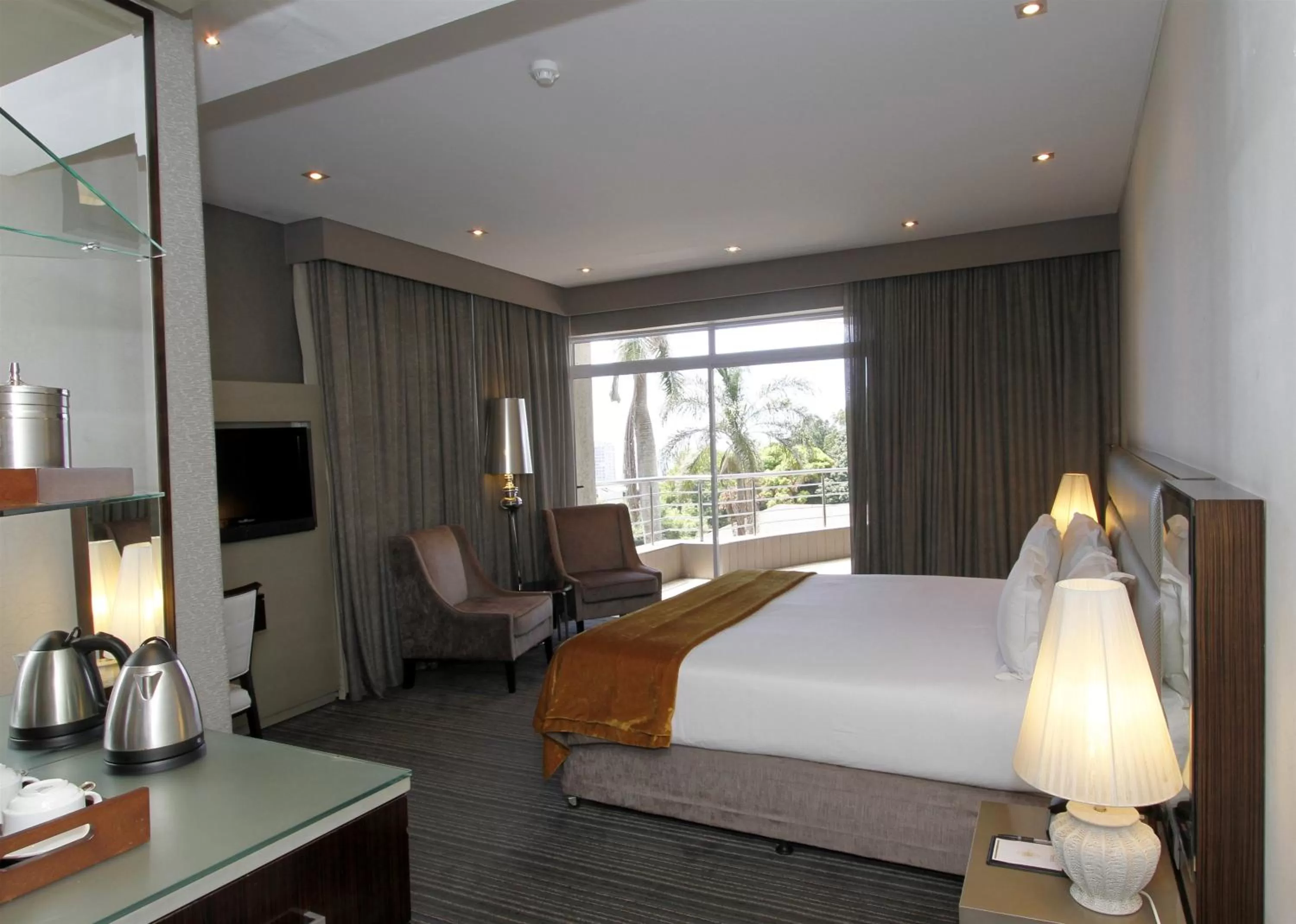 Bedroom, Bed in Coastlands Musgrave Hotel