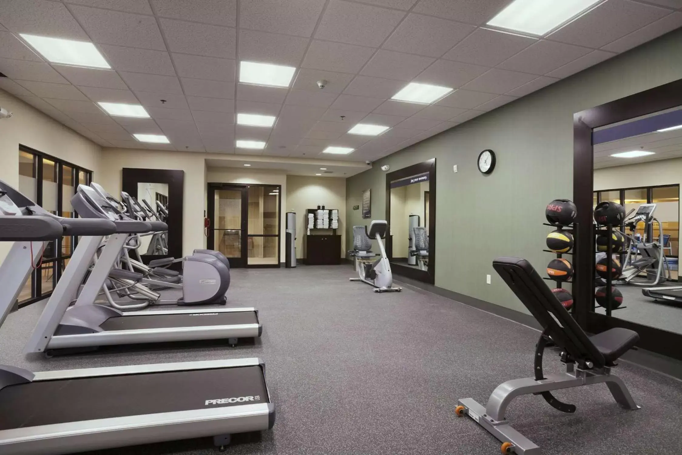 Fitness centre/facilities, Fitness Center/Facilities in Hampton Inn & Suites Williston