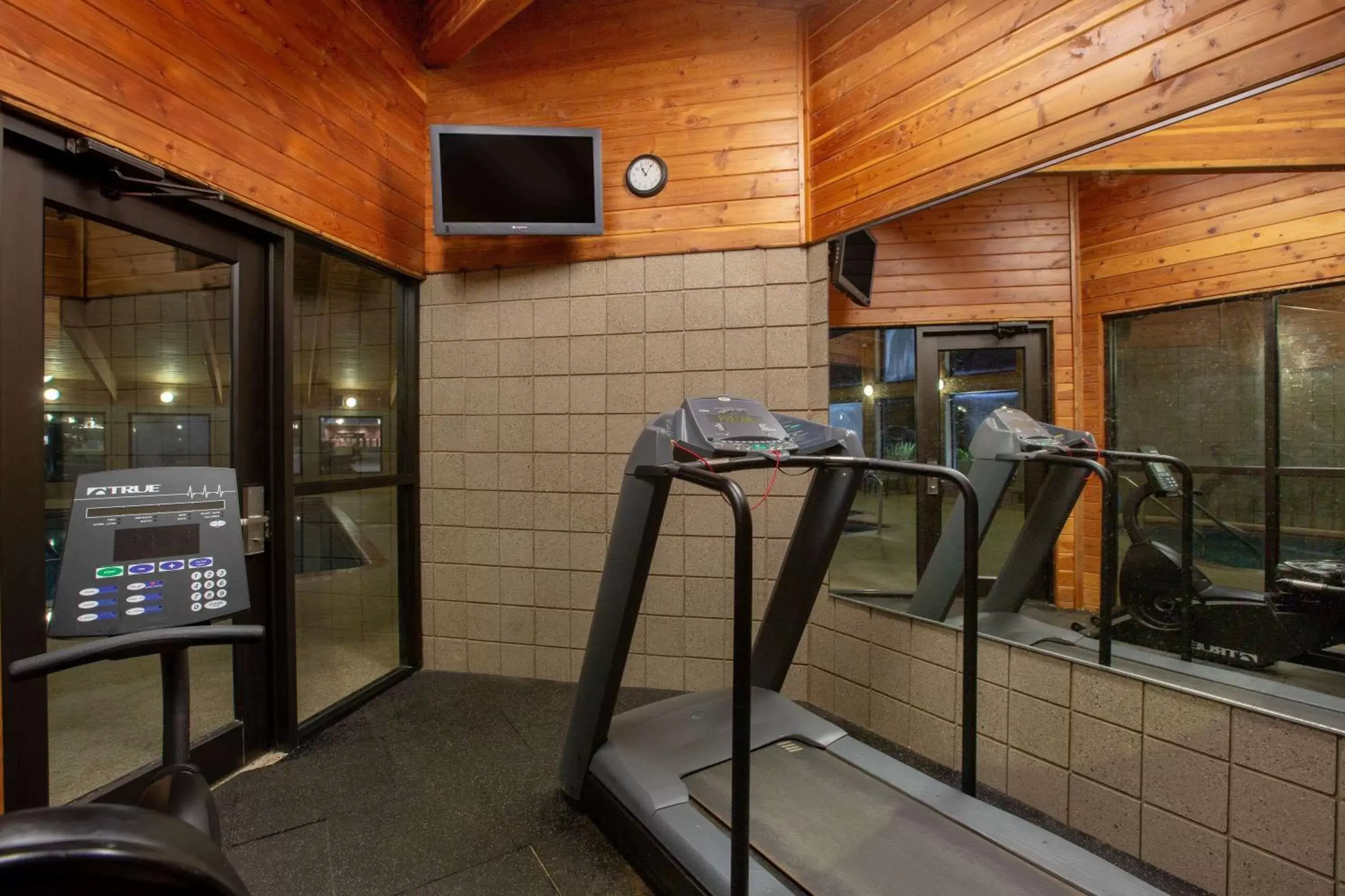 Fitness centre/facilities, Fitness Center/Facilities in AmericInn by Wyndham Muscatine